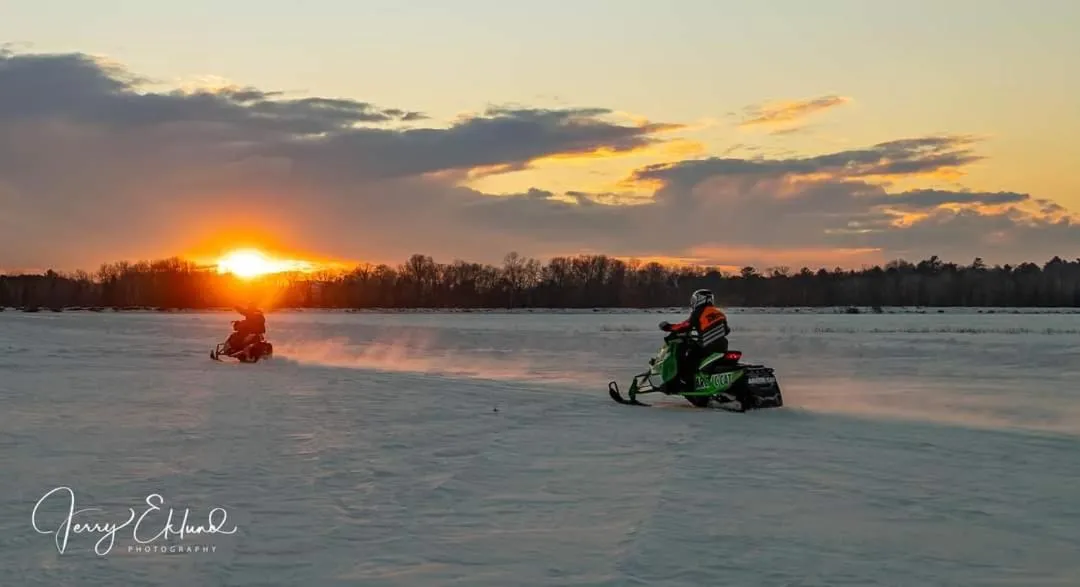 People in Chase On The Lake