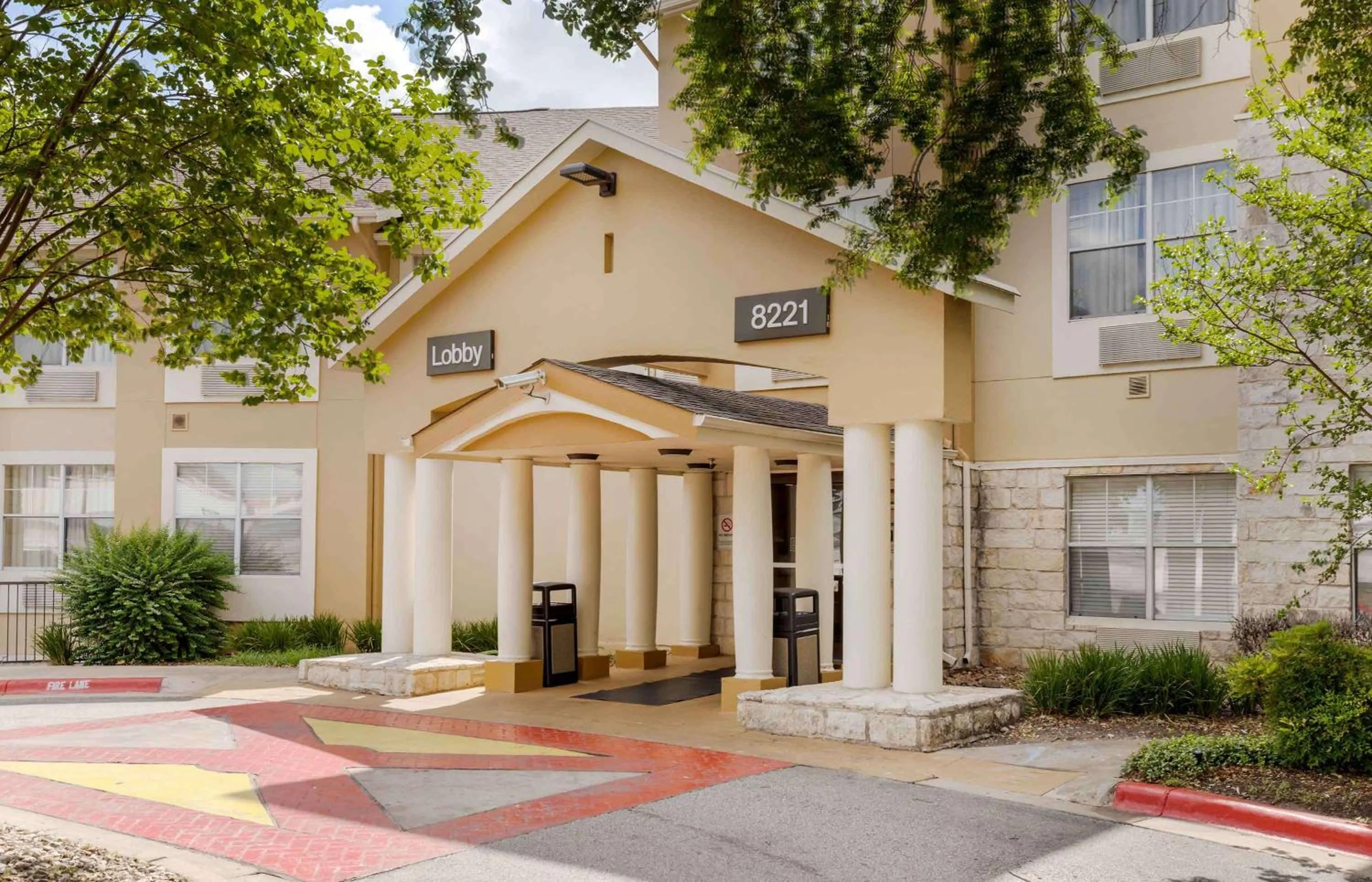 Property building in Extended Stay America Suites - Austin - North Central