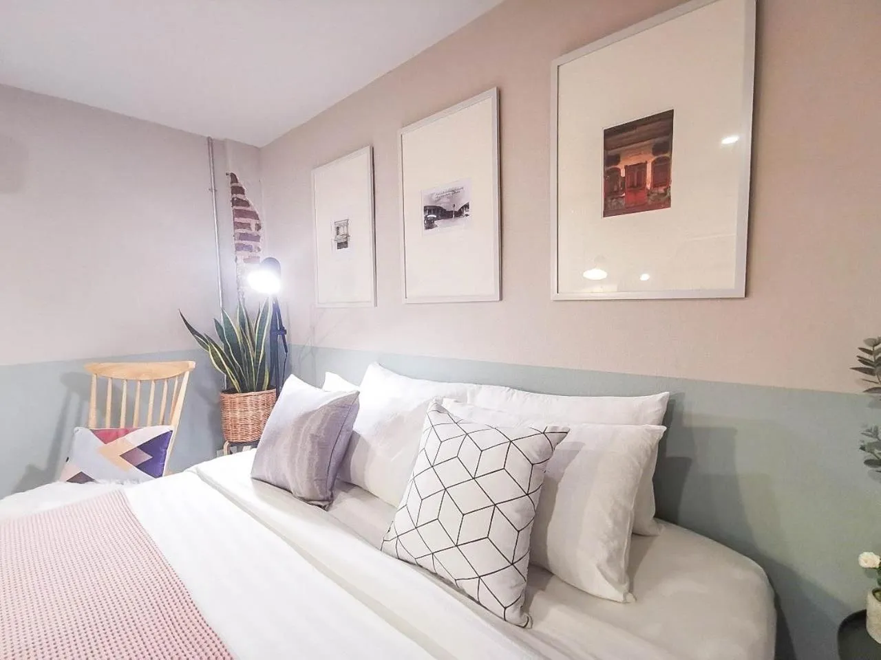 Bed in Snoozy Guesthouse