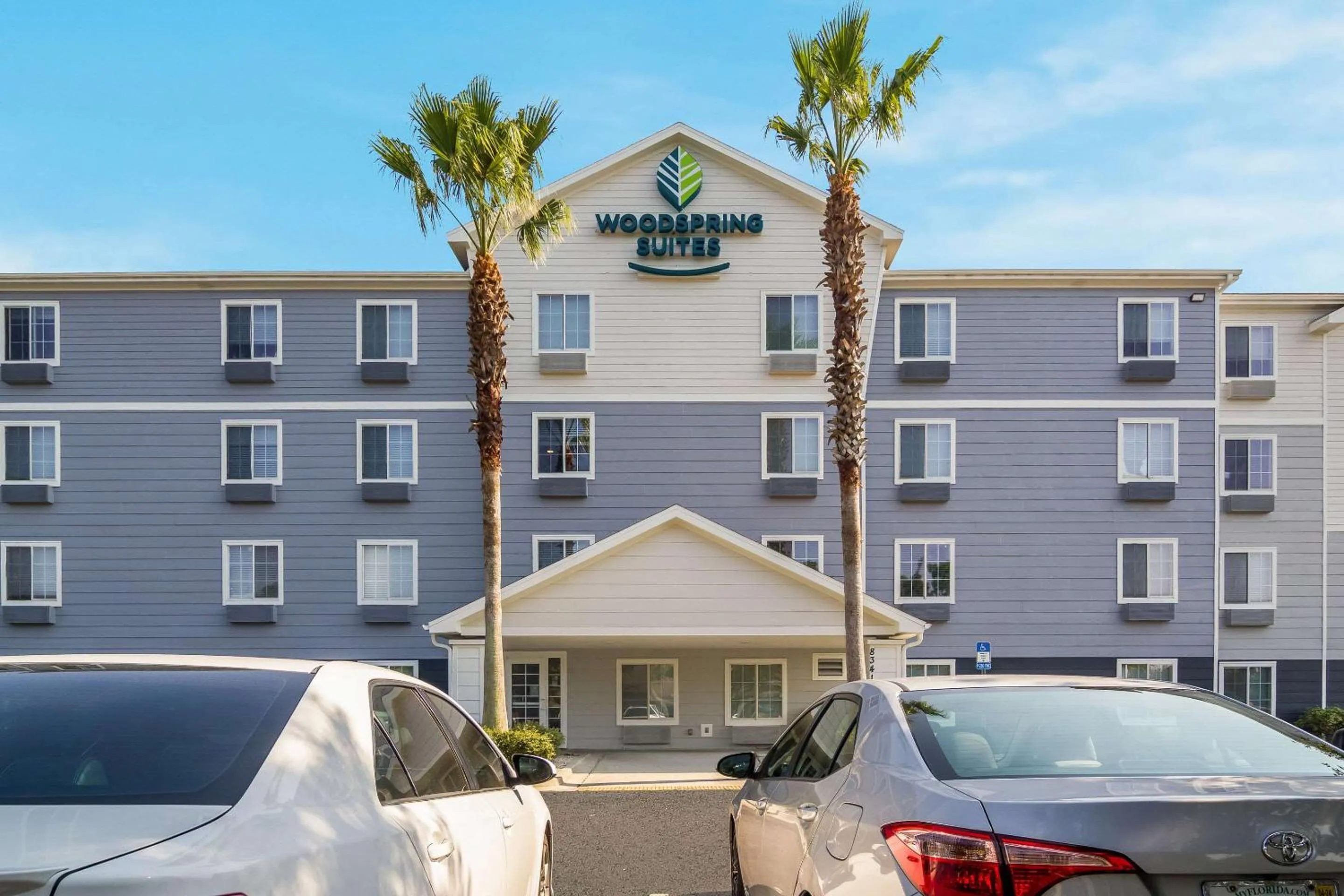 Property building in WoodSpring Suites Jacksonville I-295 East
