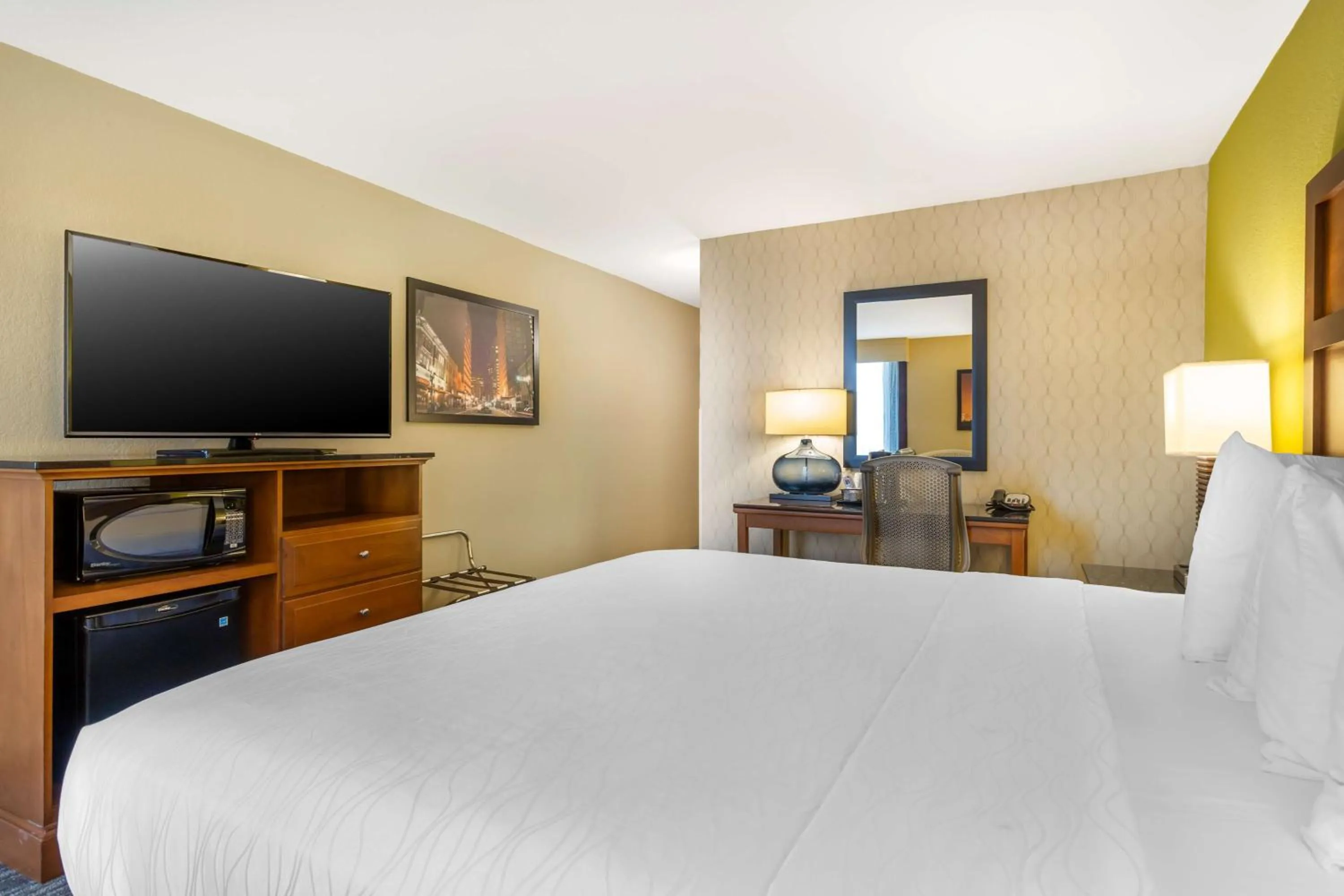Bedroom, Bed in Best Western Plus Houston Energy Corridor