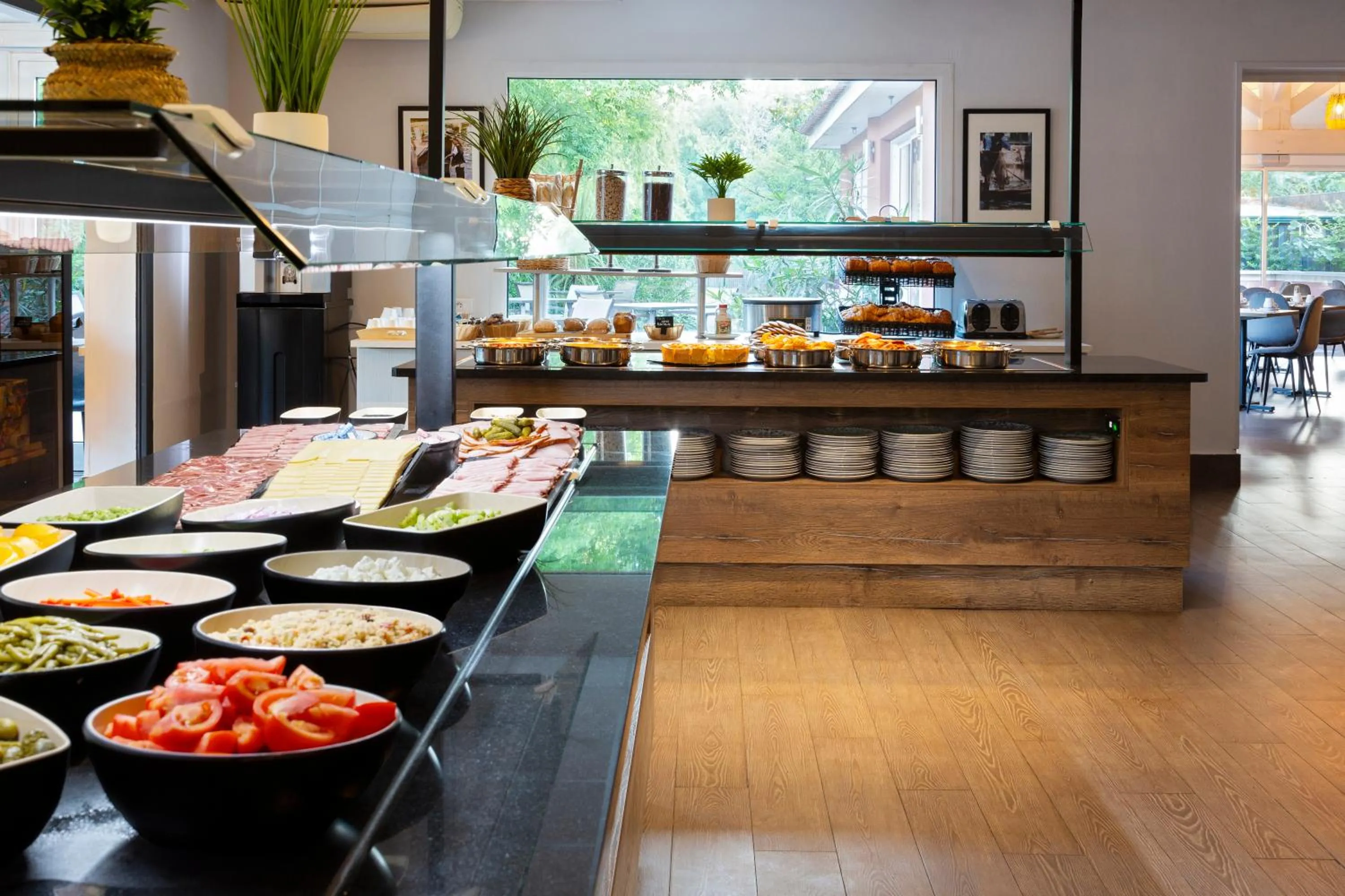 Restaurant/places to eat in SOWELL HOTELS Domaine de la Petite Isle