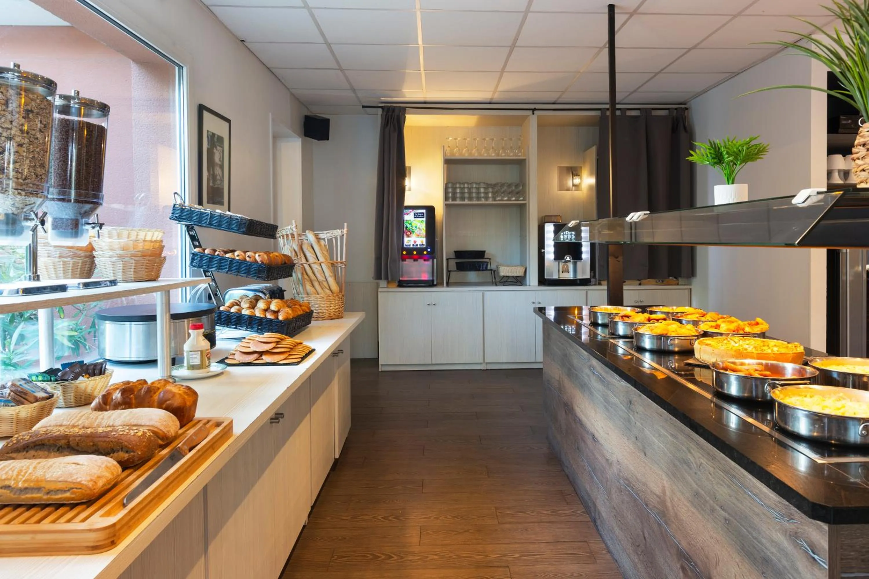 Restaurant/places to eat in SOWELL HOTELS Domaine de la Petite Isle