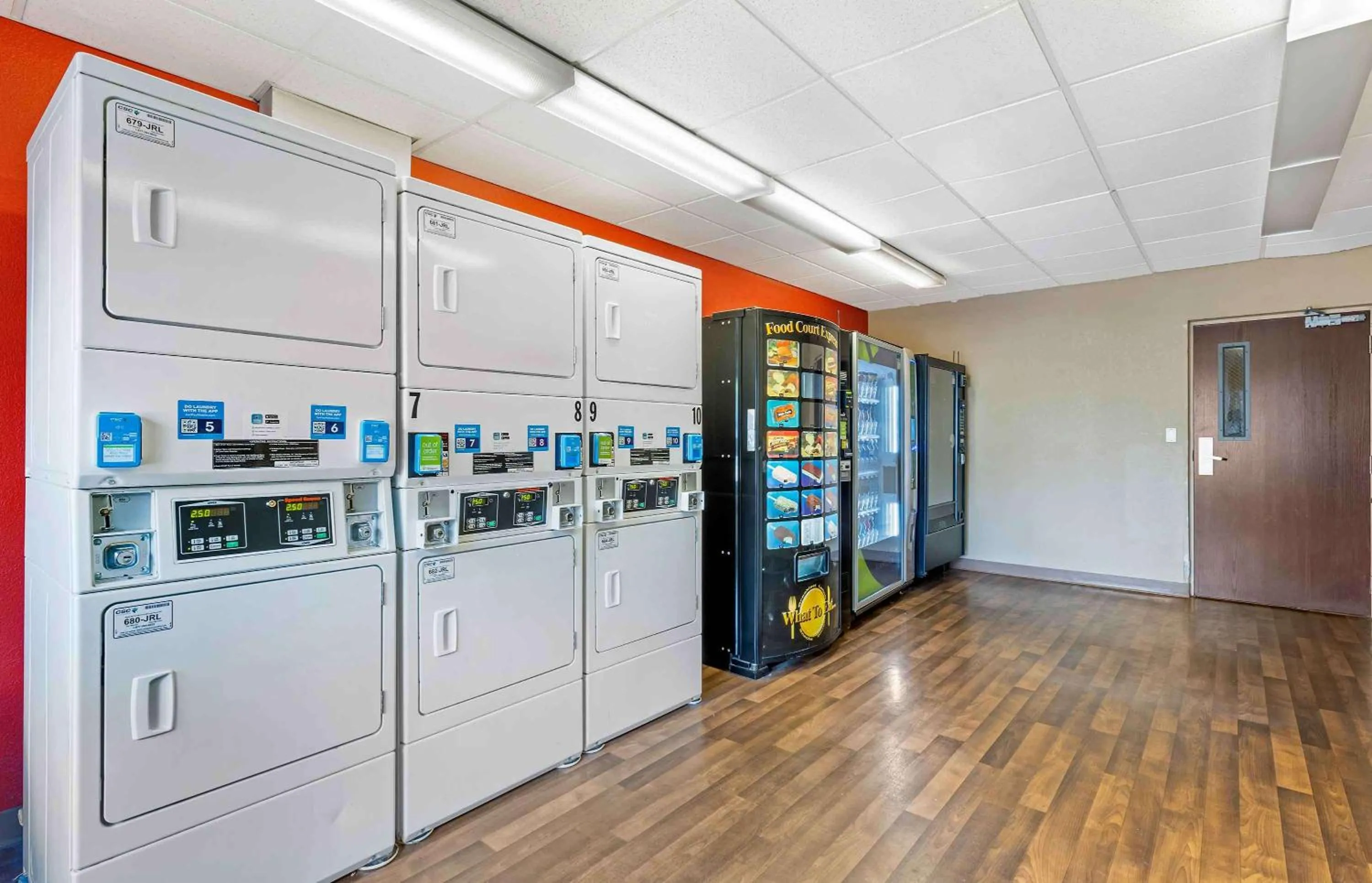 Property building in Extended Stay America Suites - Chicago - Burr Ridge