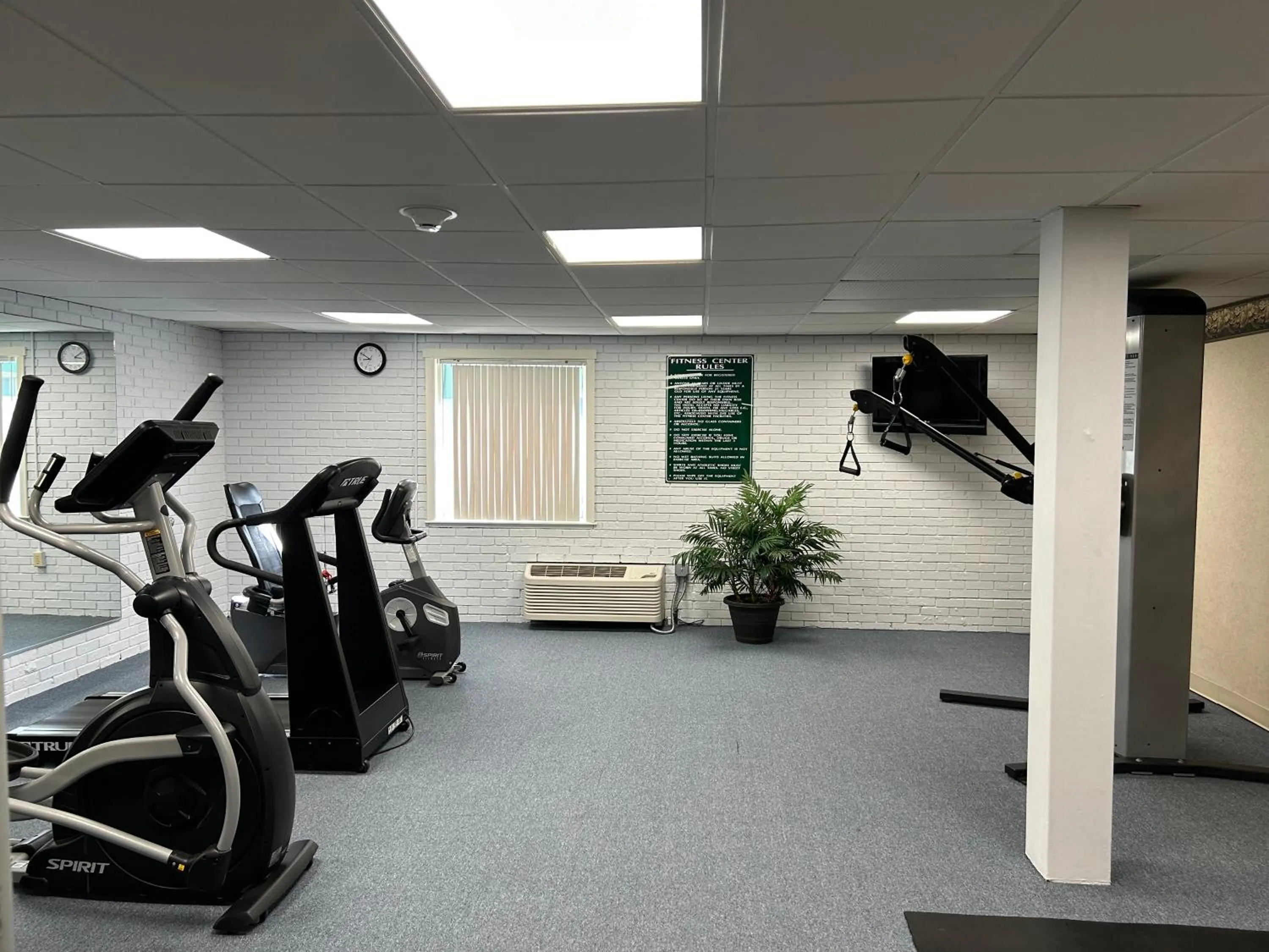 Fitness centre/facilities in Ramada Plaza by Wyndham Portland