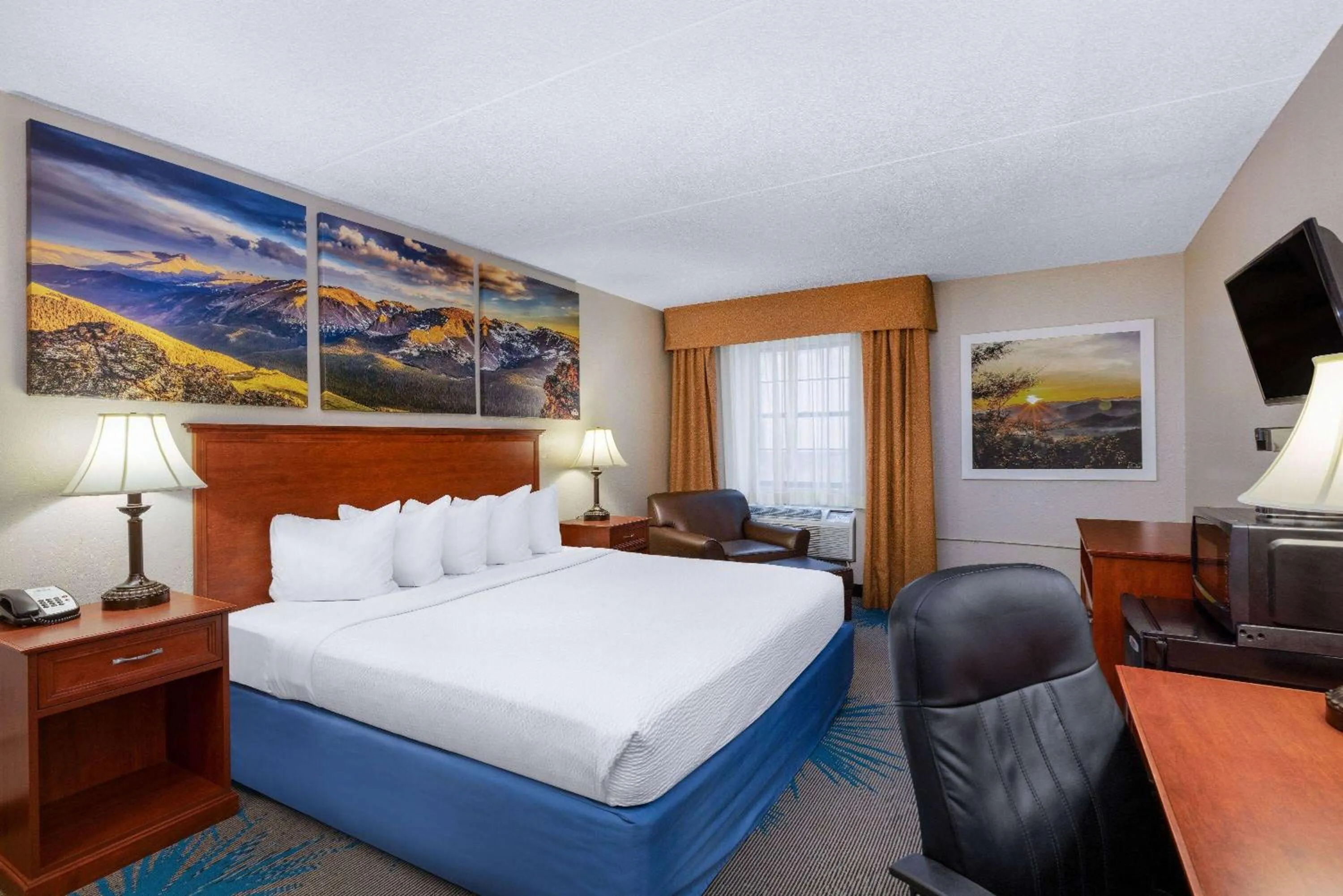 Photo of the whole room, Bed in Days Inn by Wyndham Casper