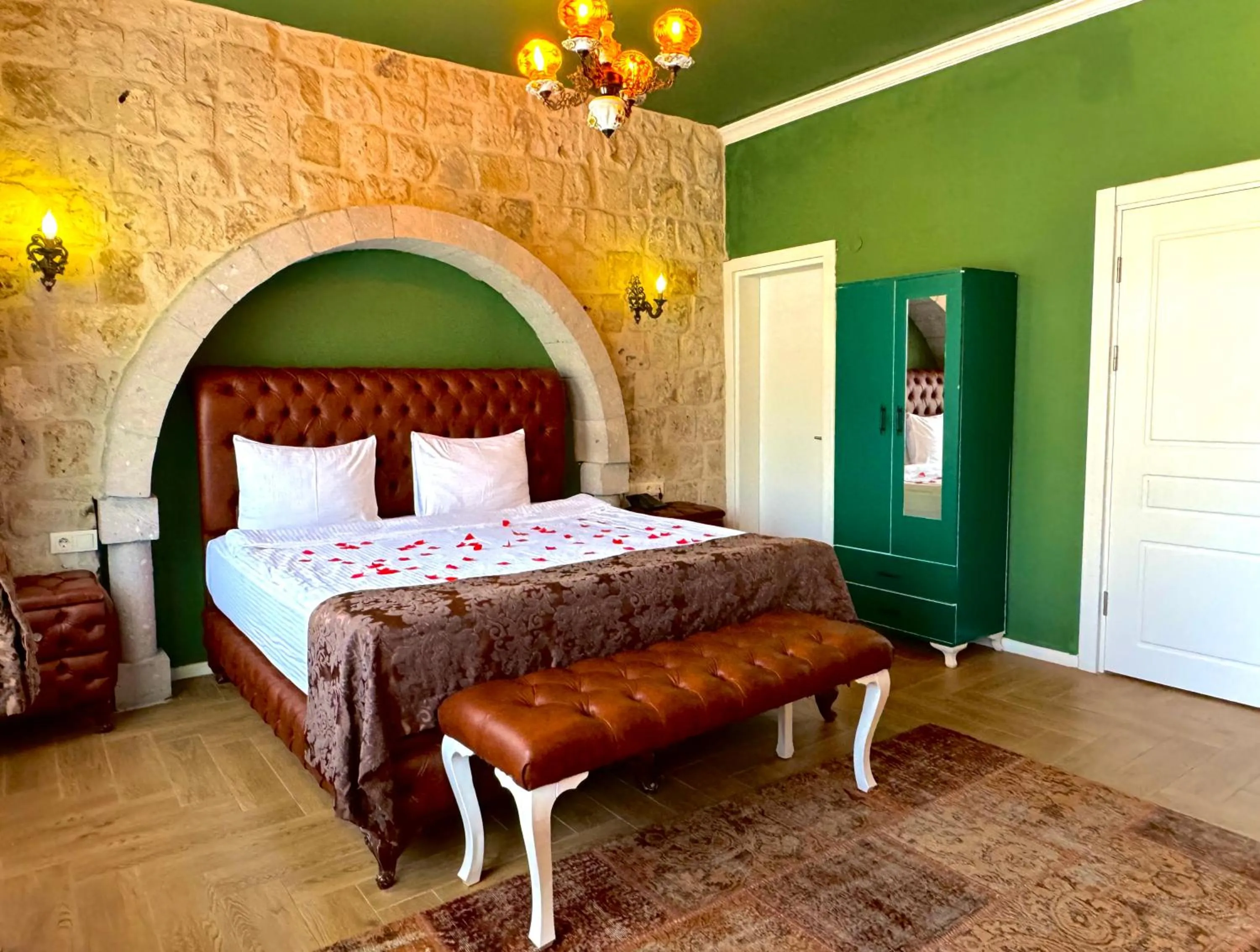 Bed in THE RED HORSE HOTEL