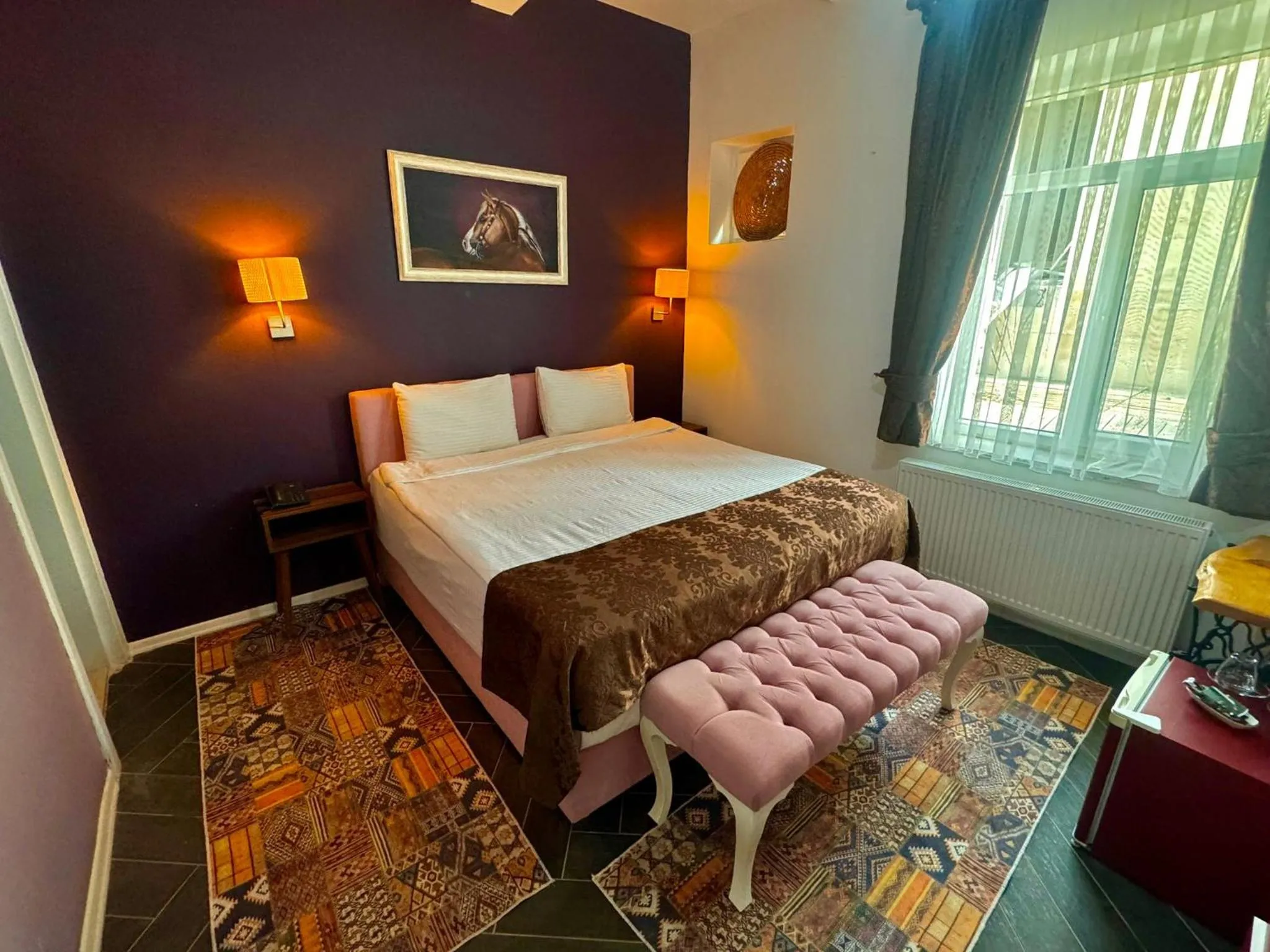 Bed in THE RED HORSE HOTEL