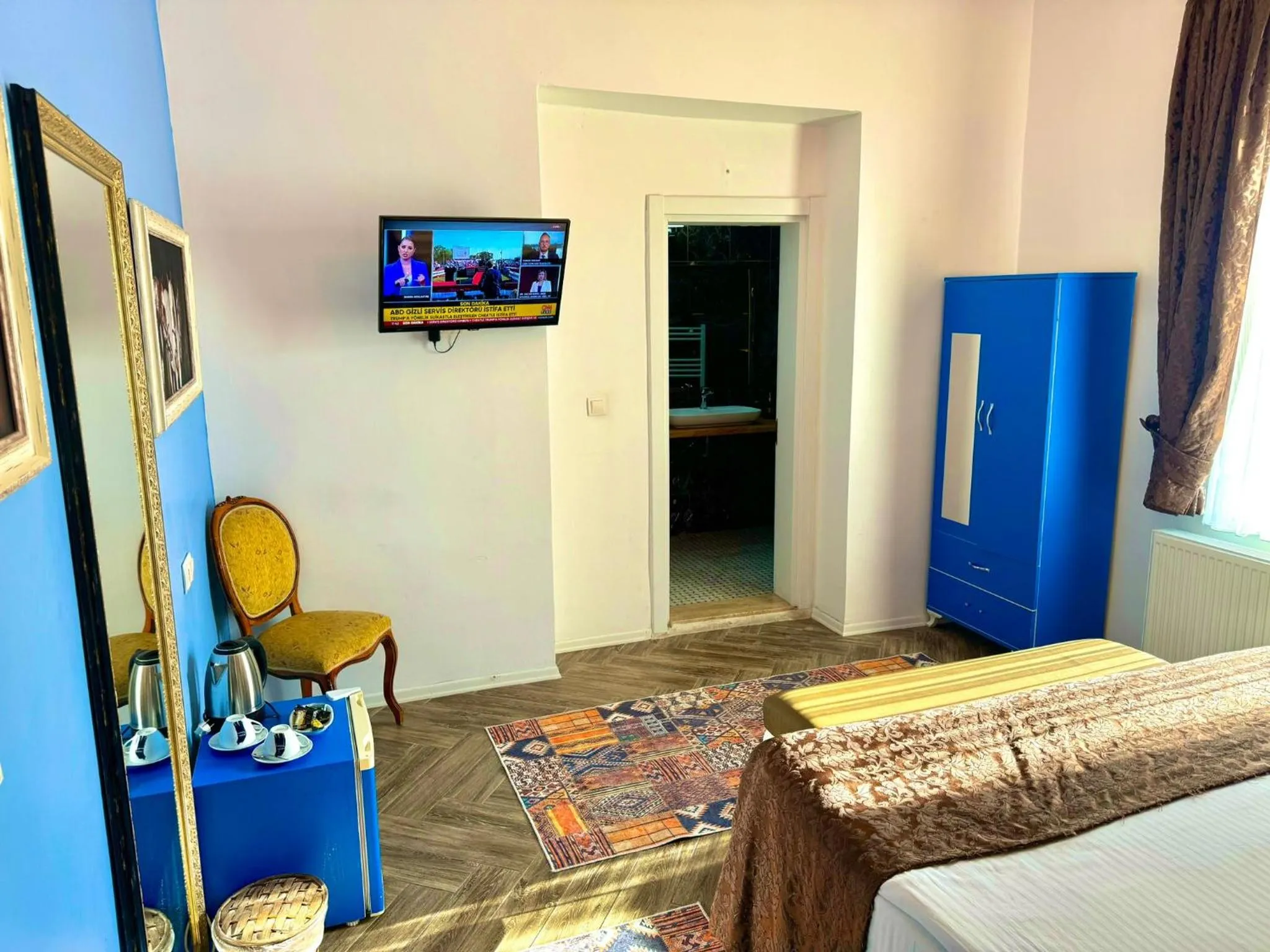 Bed in THE RED HORSE HOTEL