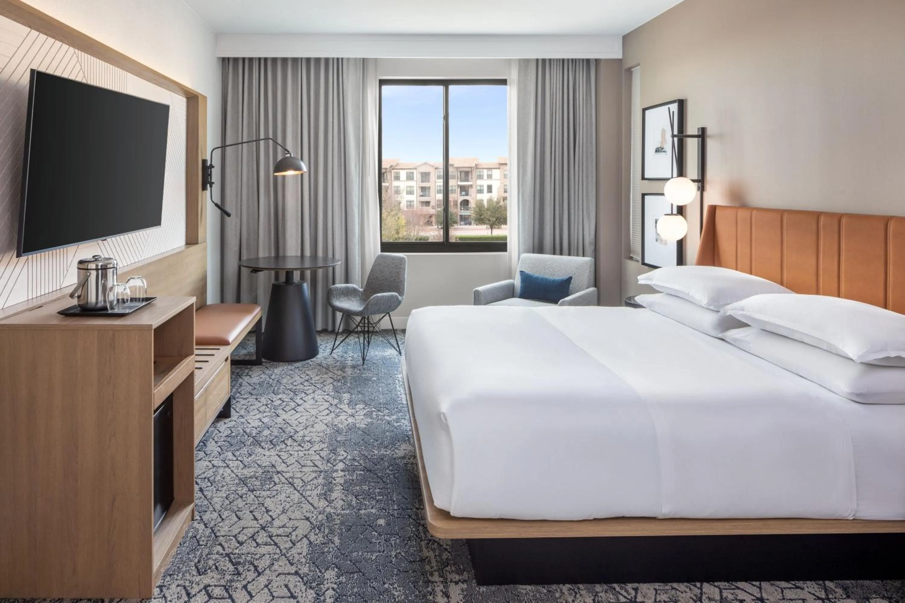 Bedroom, Bed in Sheraton Hotel Stonebriar