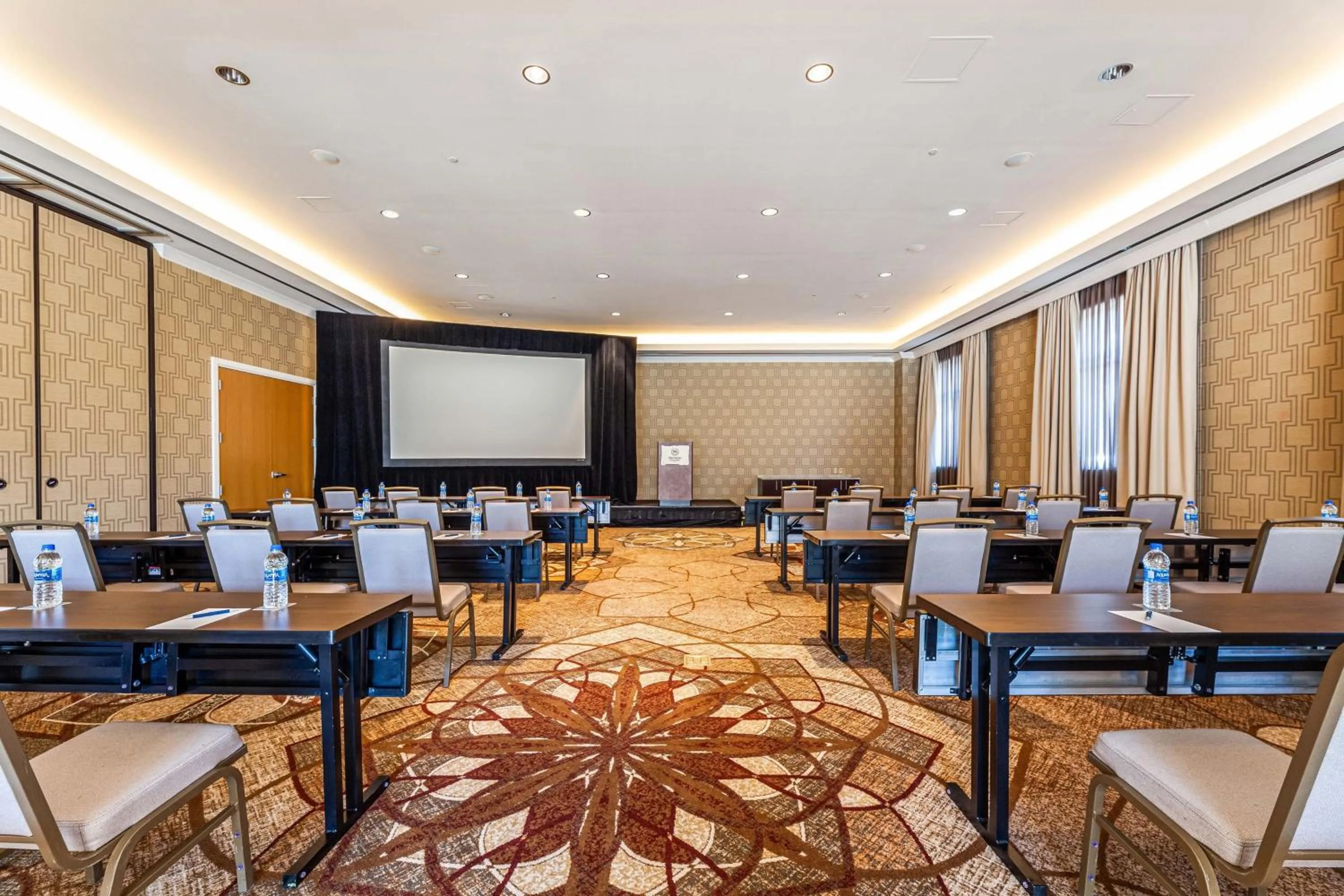 Meeting/conference room in Sheraton Hotel Stonebriar