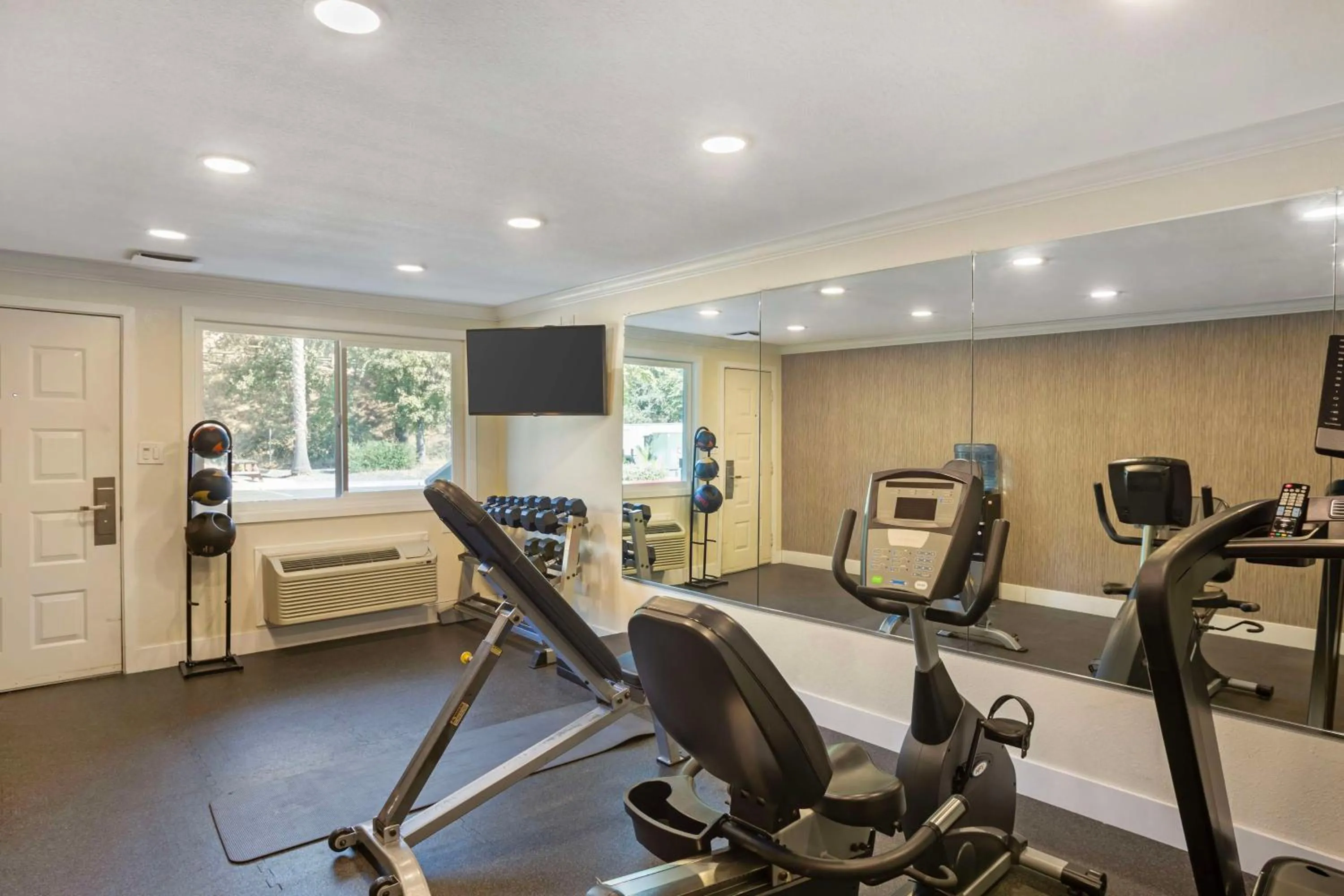 Fitness centre/facilities in Best Western Shadow Inn