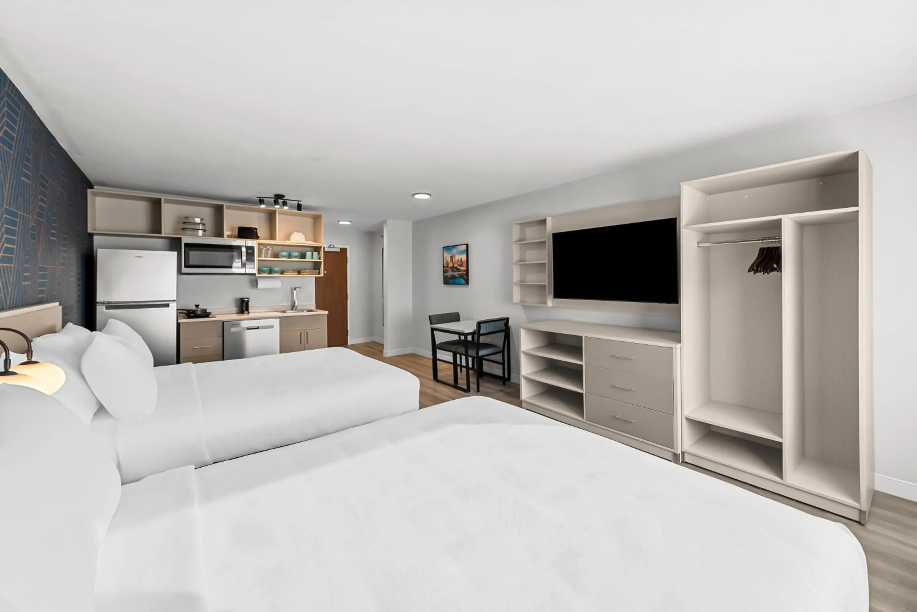 Bed in Suburban Studios Columbus North