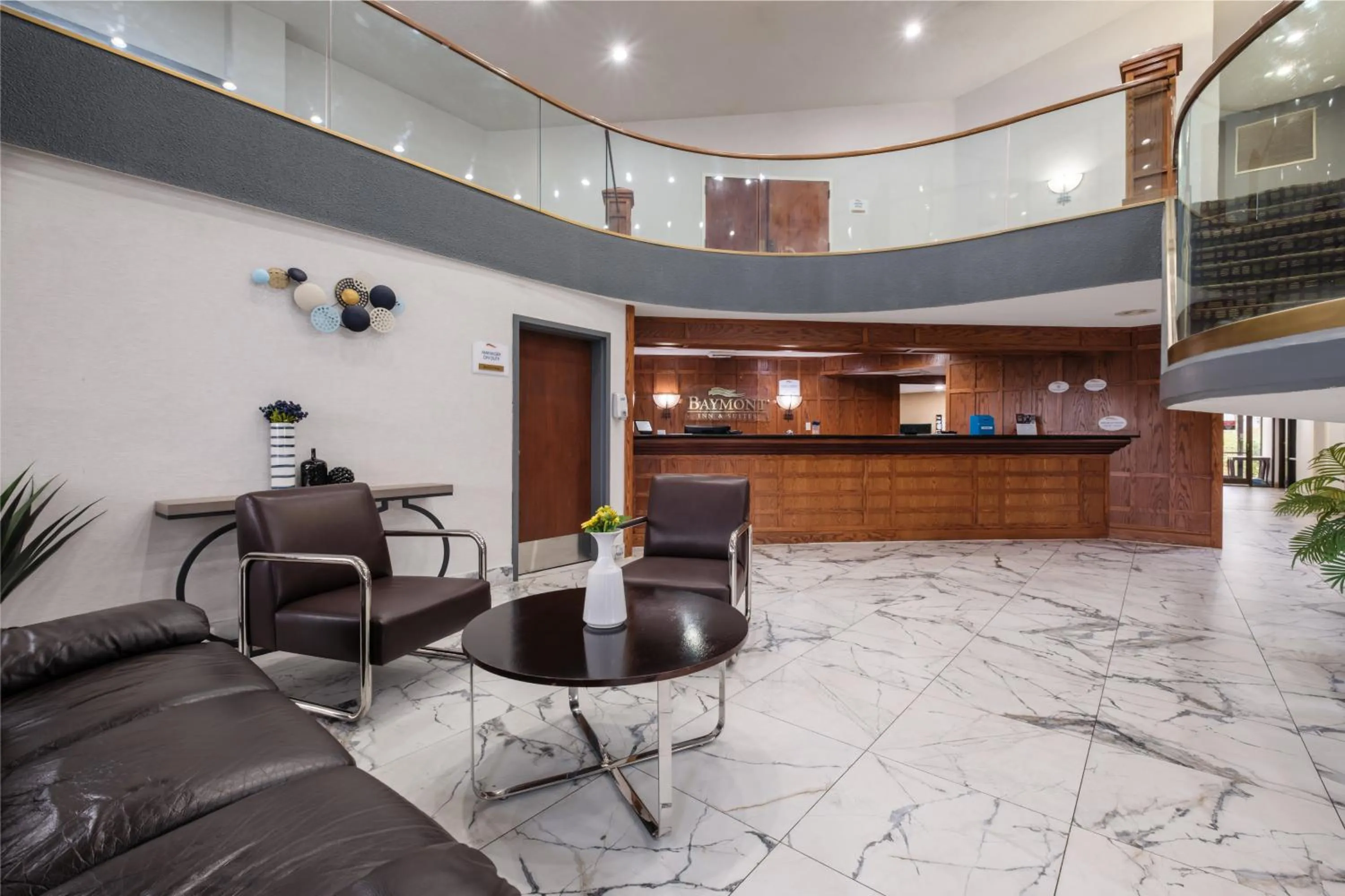Lobby or reception in Baymont by Wyndham Louisville Airport South
