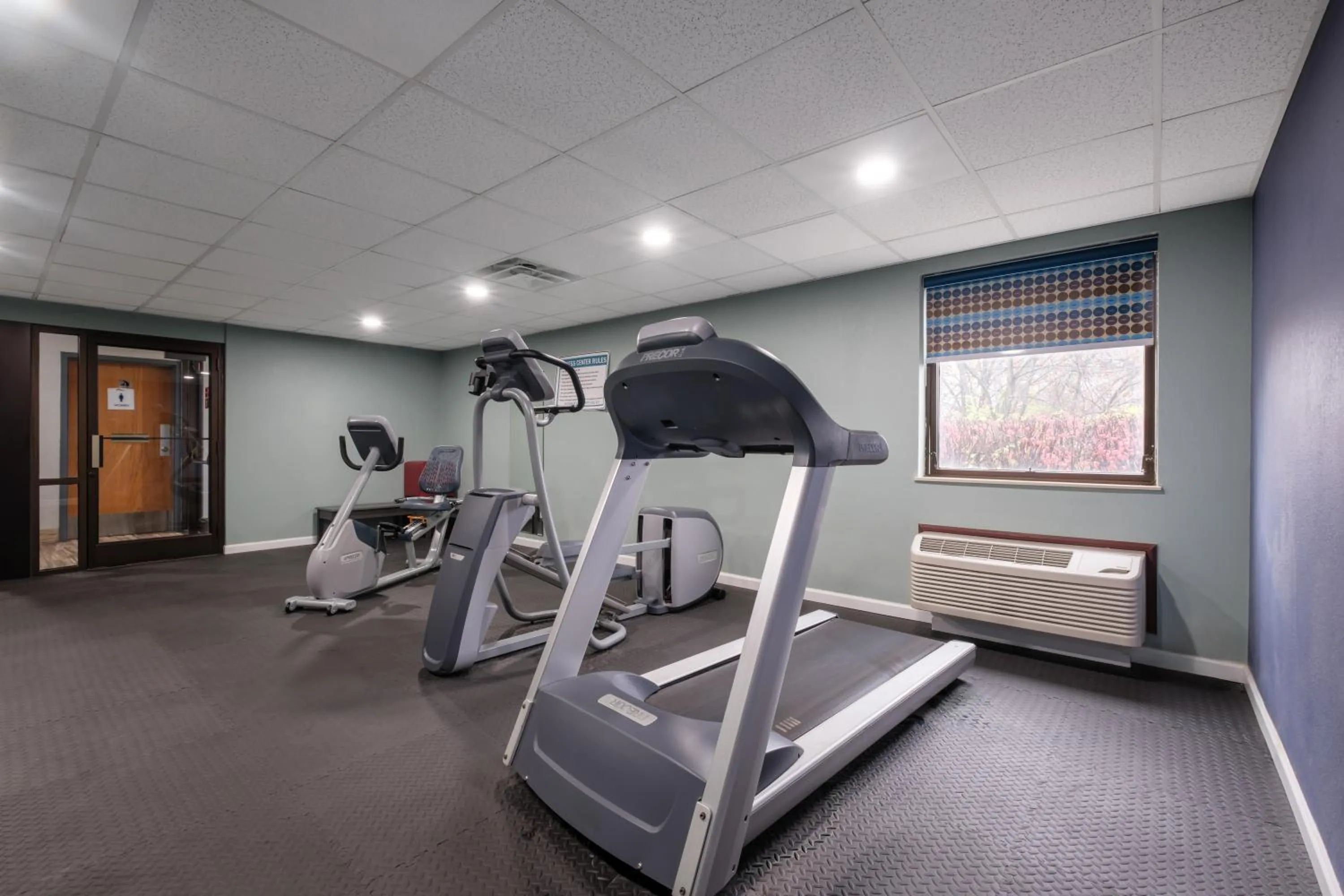 Fitness centre/facilities in Baymont by Wyndham Louisville Airport South