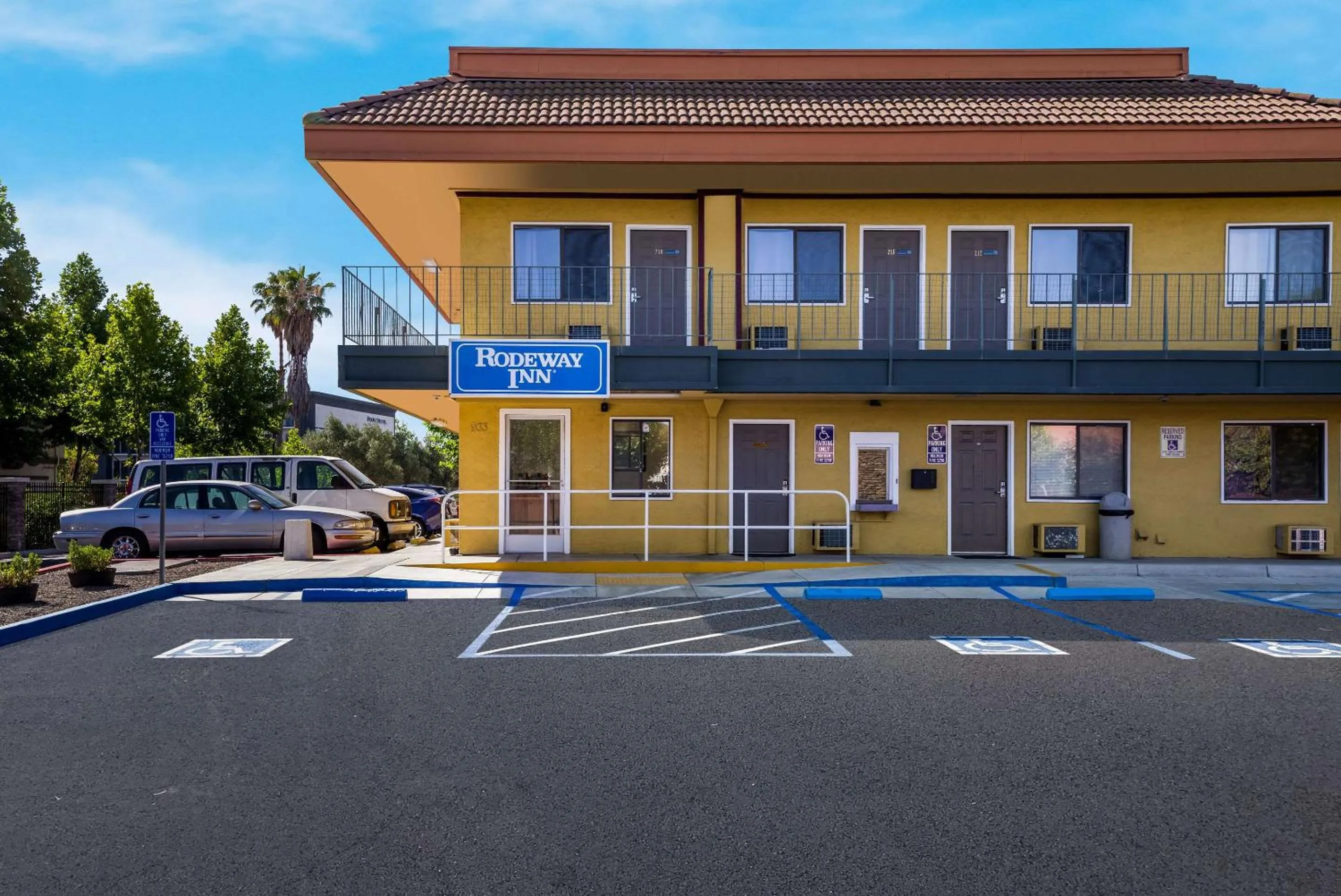 Property building in Rodeway Inn Livermore
