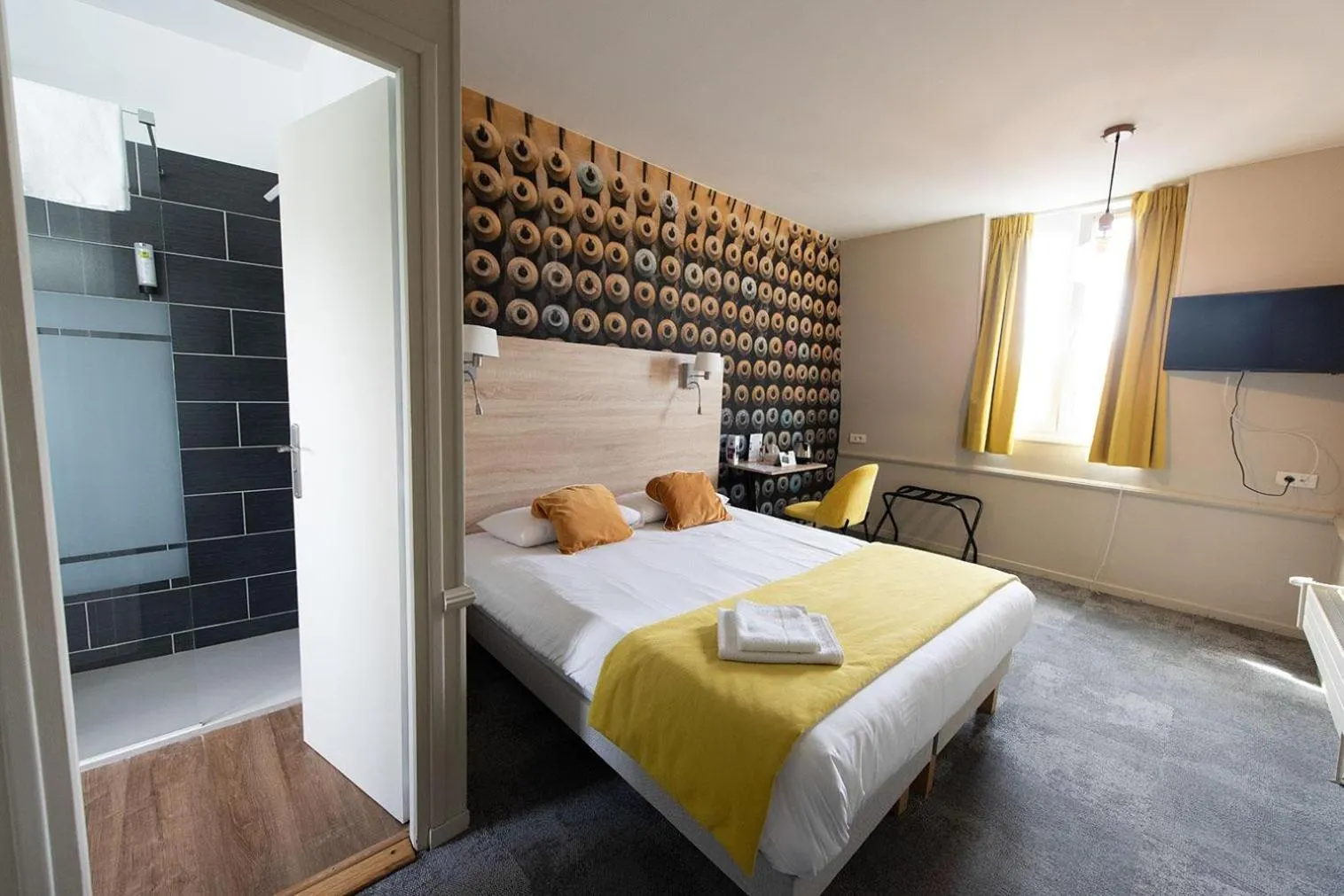 Bed in Logis - Hostellerie & Restaurant du Marché