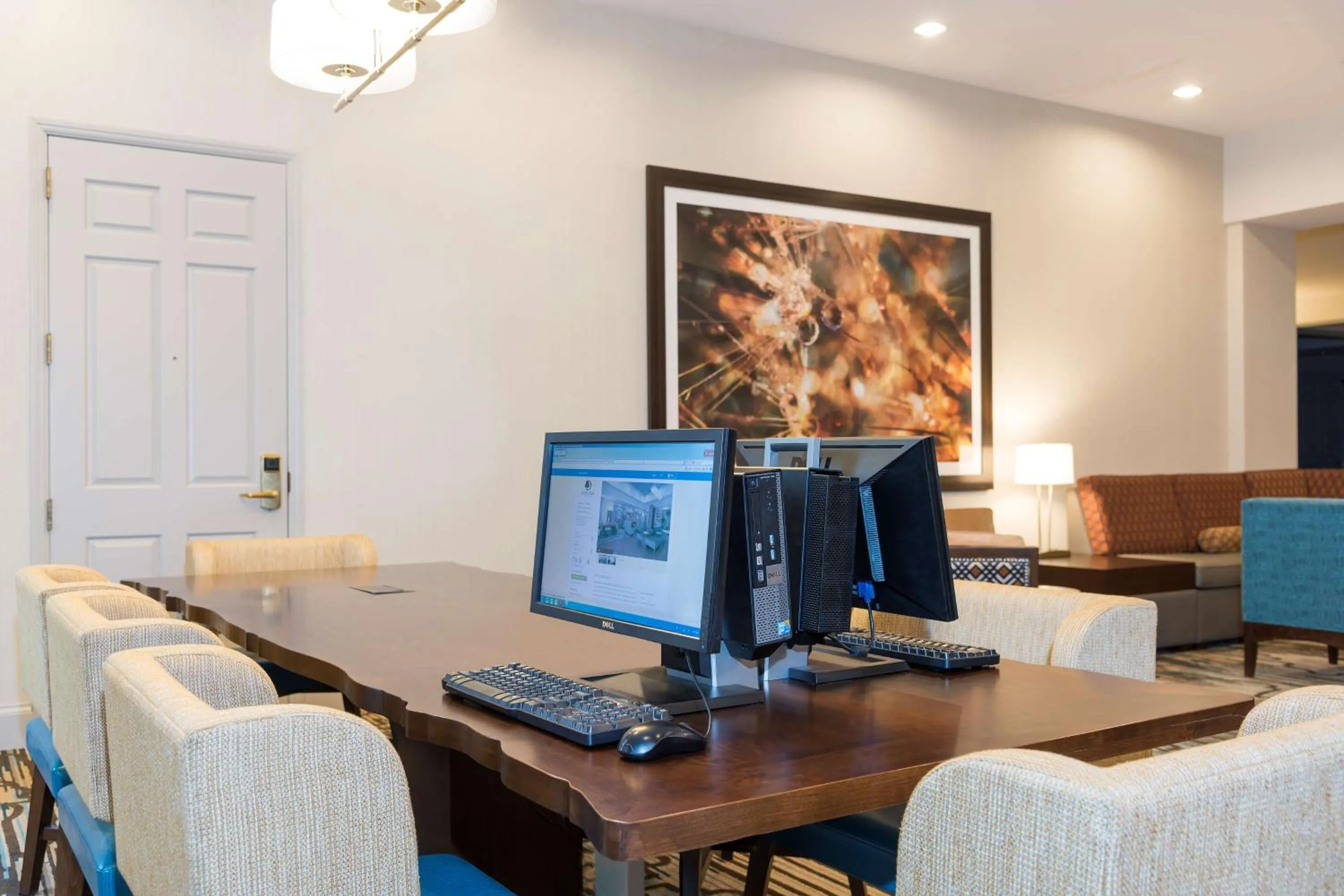 Business facilities in Doubletree by Hilton Pleasant Prairie Kenosha, WI