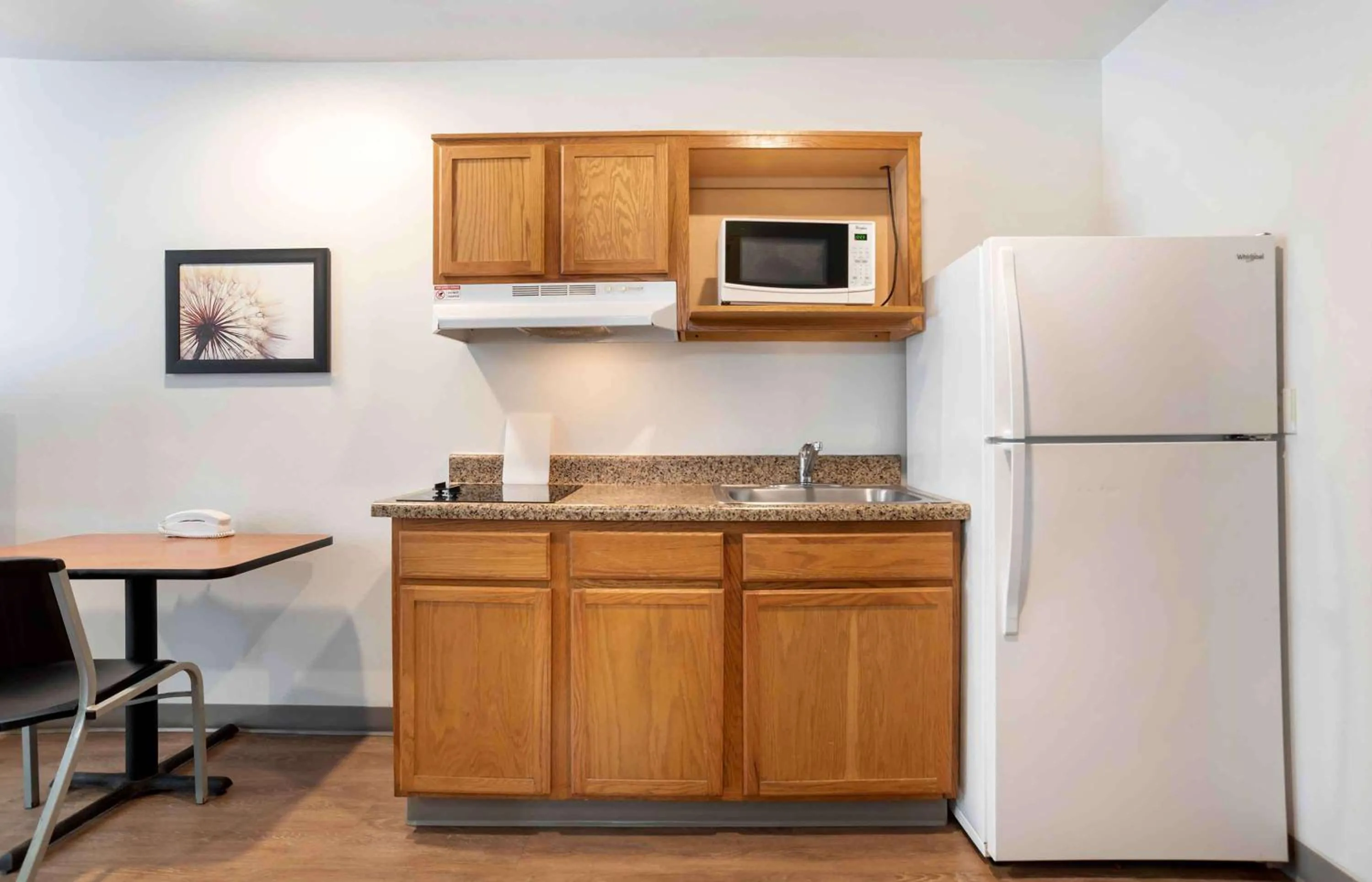 Bedroom in Extended Stay America Select Suites - Pensacola - Northeast