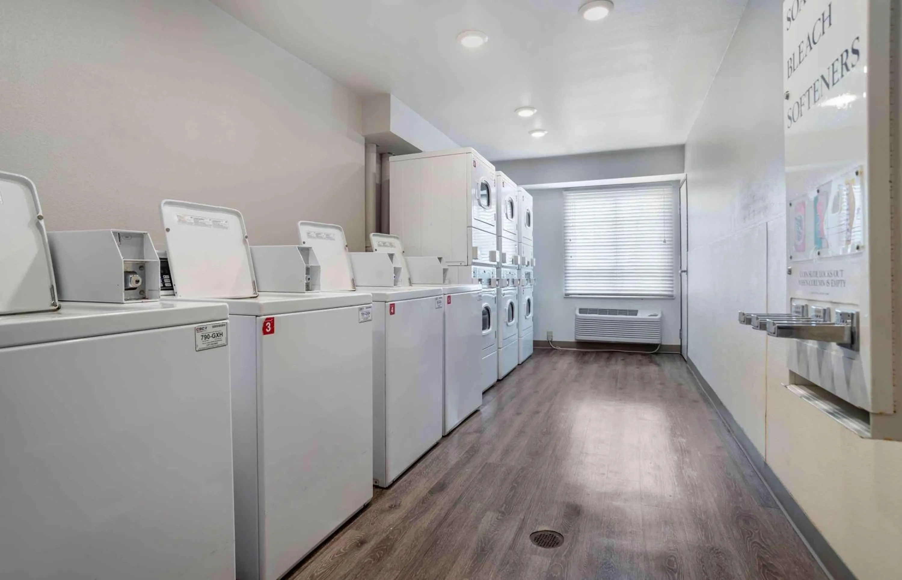 Property building in Extended Stay America Select Suites - Pensacola - Northeast