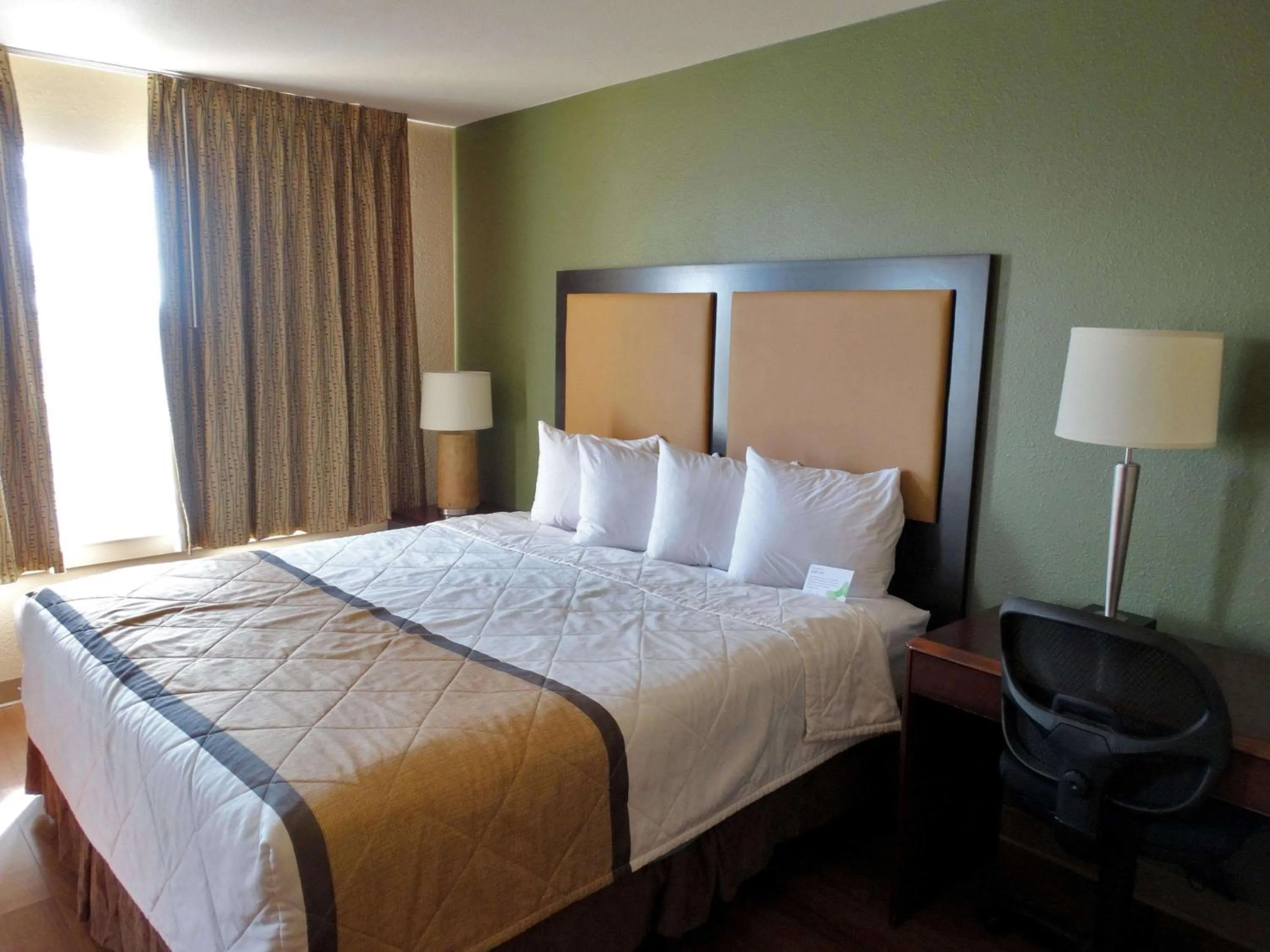 Deluxe Studio with 1 Queen Bed - Non-Smoking in Extended Stay America Suites - Austin - Northwest - Research Park