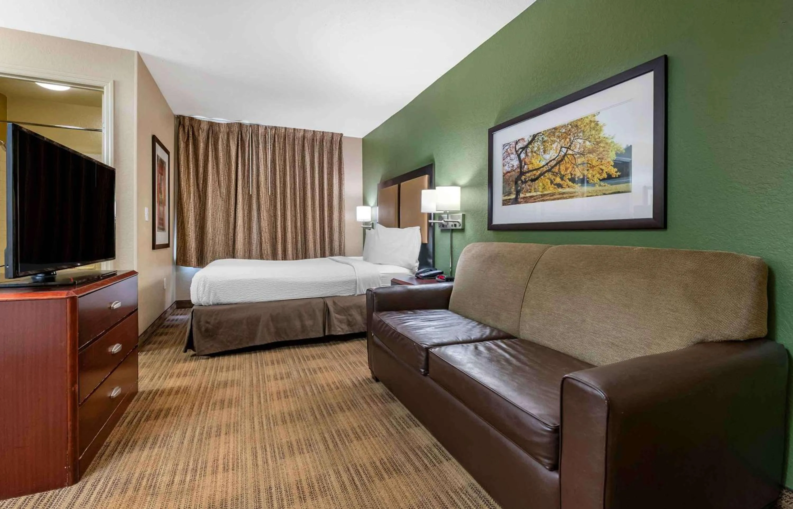 Bedroom, Bed in Extended Stay America Suites - Austin - Northwest - Research Park