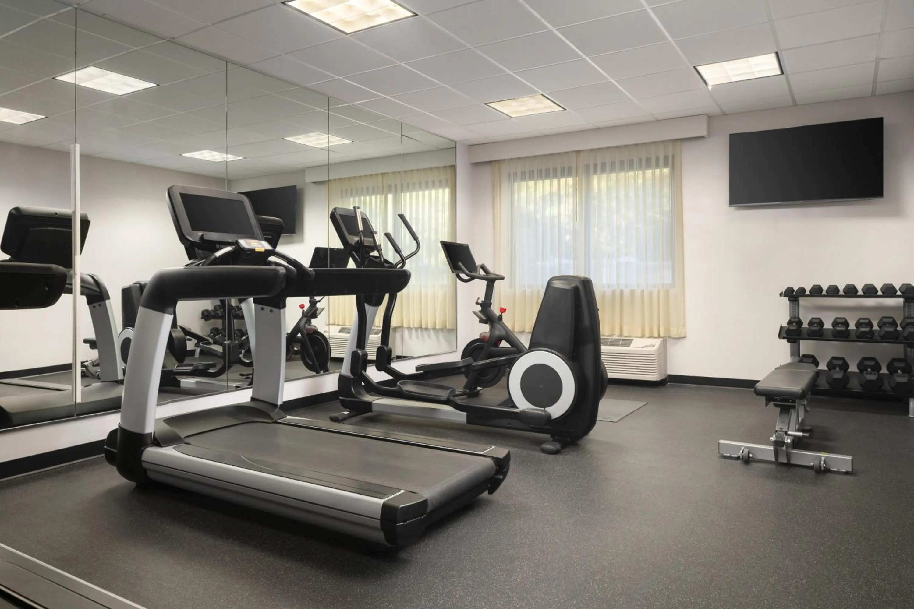 Fitness centre/facilities in Hyatt Select Richmond Chester