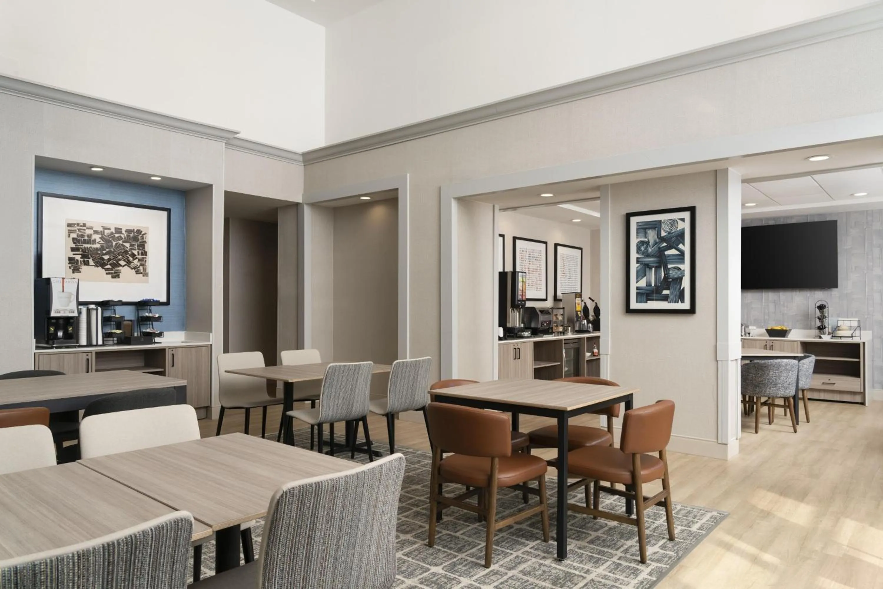 Restaurant/places to eat in Hyatt Select Richmond Chester