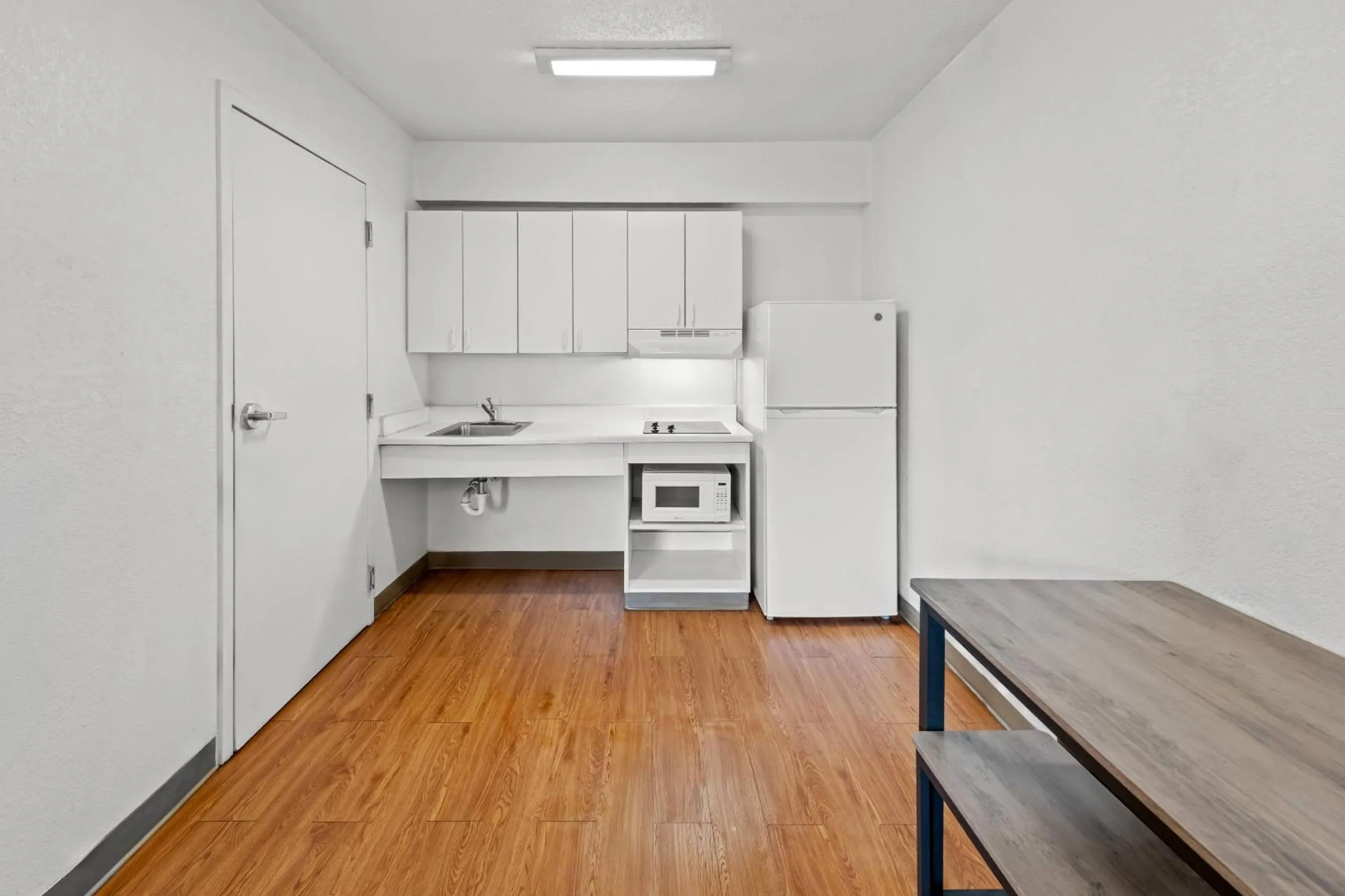 Kitchen or kitchenette in Birch Hill Suites Kansas City - Independence