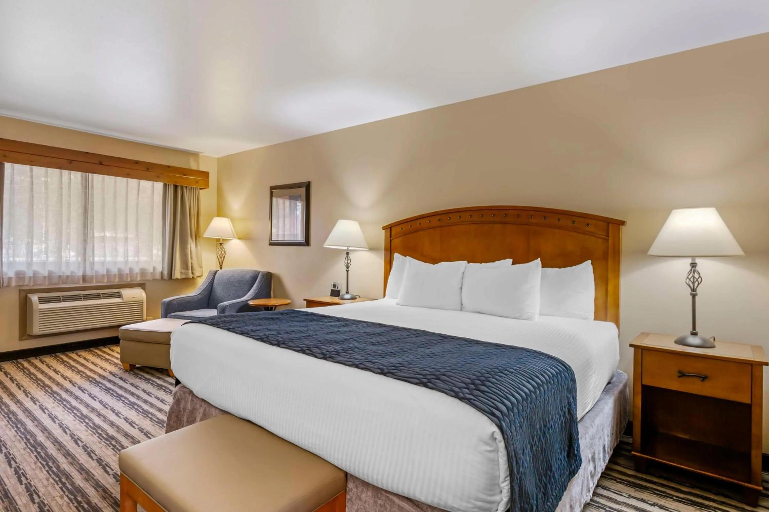 Bedroom, Bed in Best Western Sunset Inn