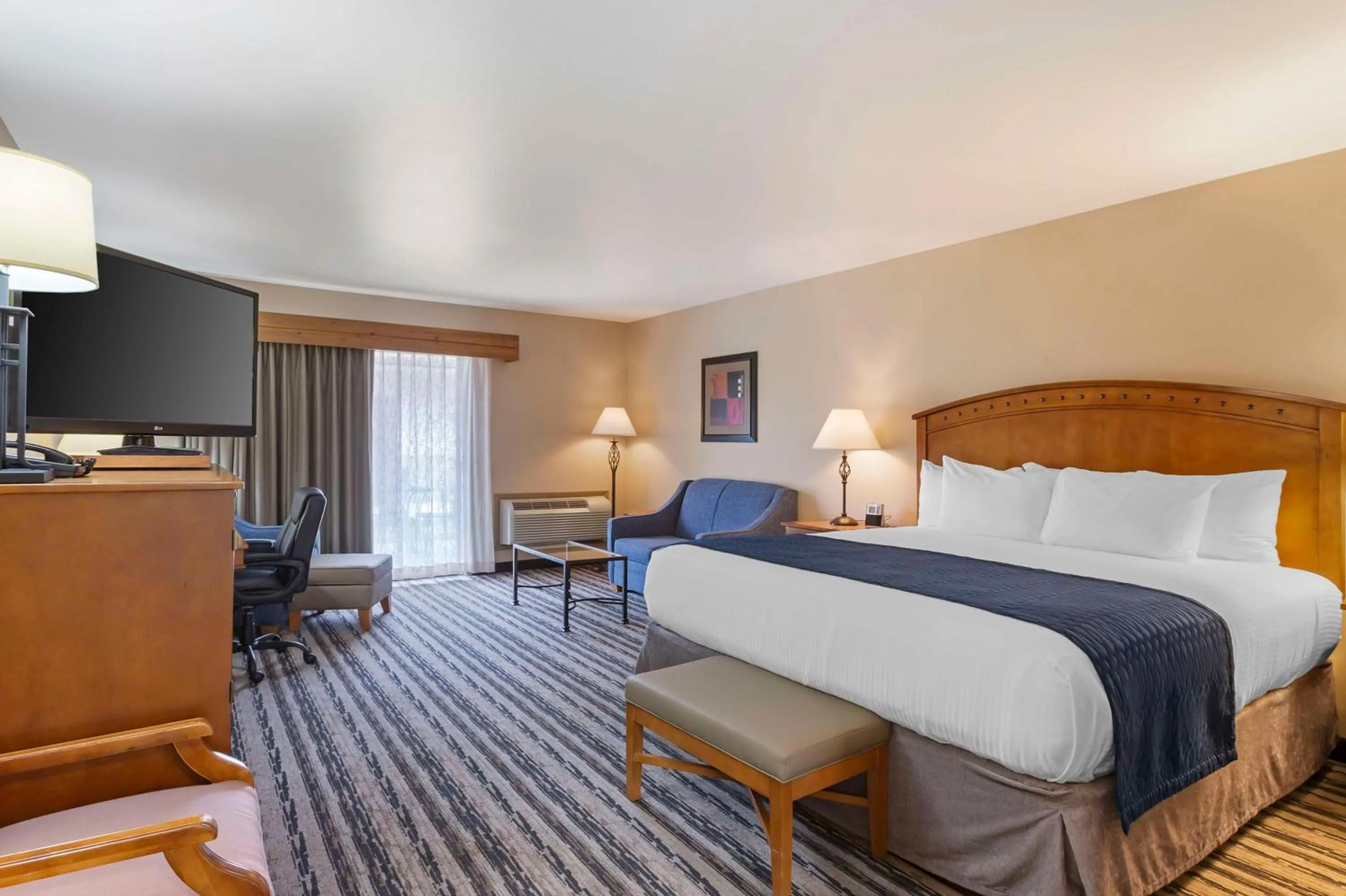 Bedroom, Bed in Best Western Sunset Inn