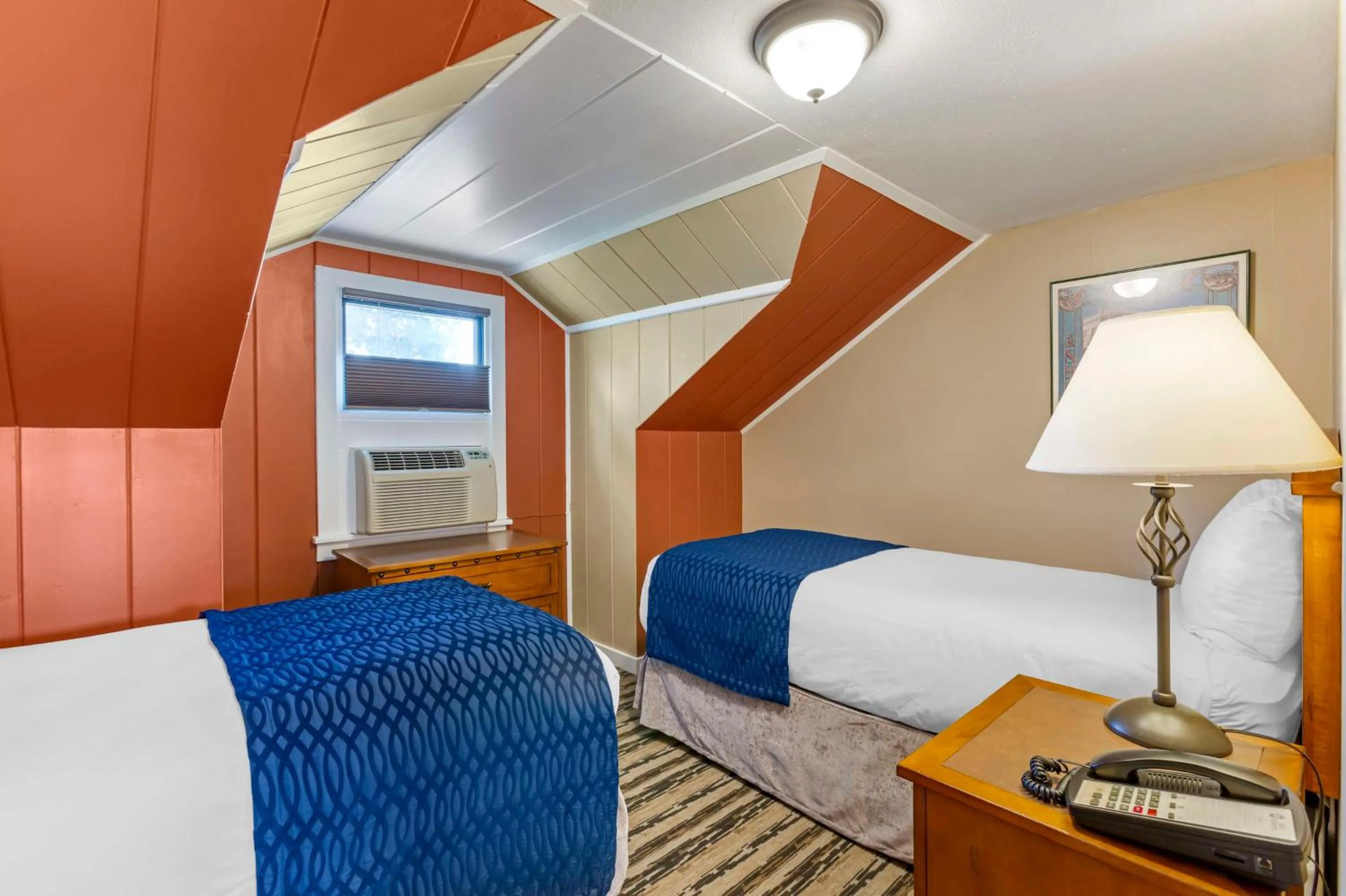 Bedroom, Bed in Best Western Sunset Inn