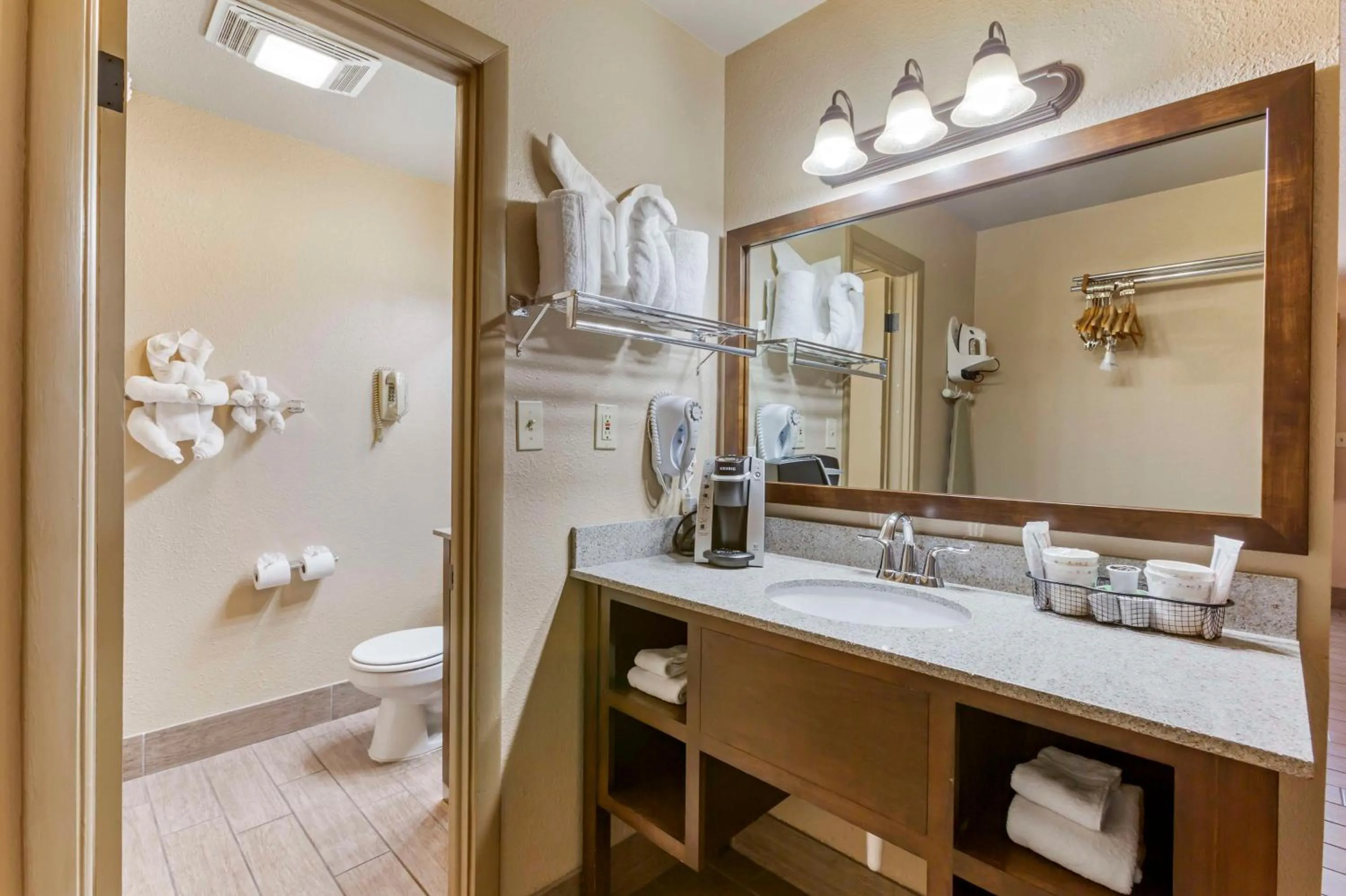 Bathroom in Best Western Sunset Inn