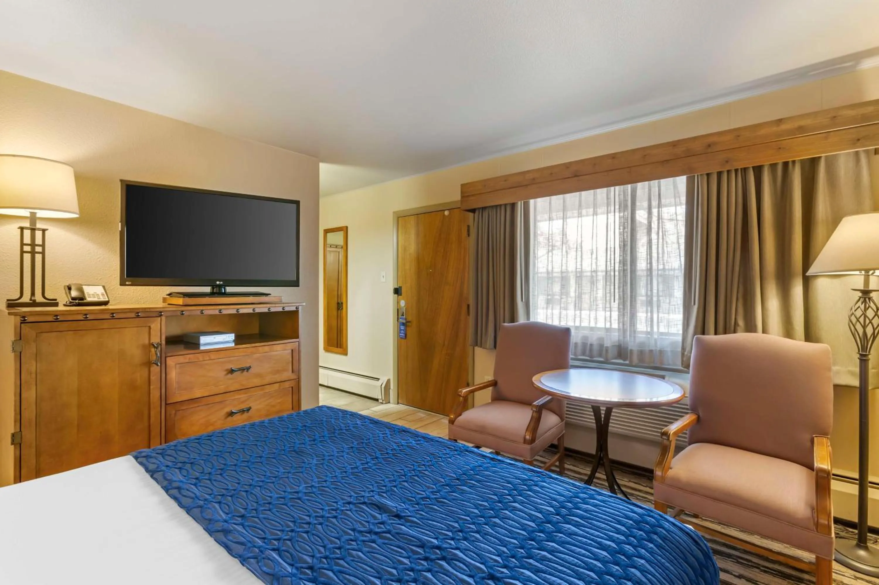 Bedroom, Bed in Best Western Sunset Inn