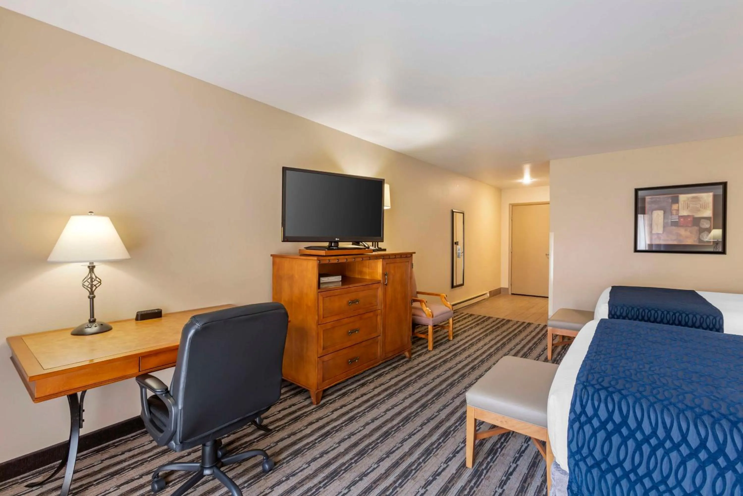 Bedroom in Best Western Sunset Inn