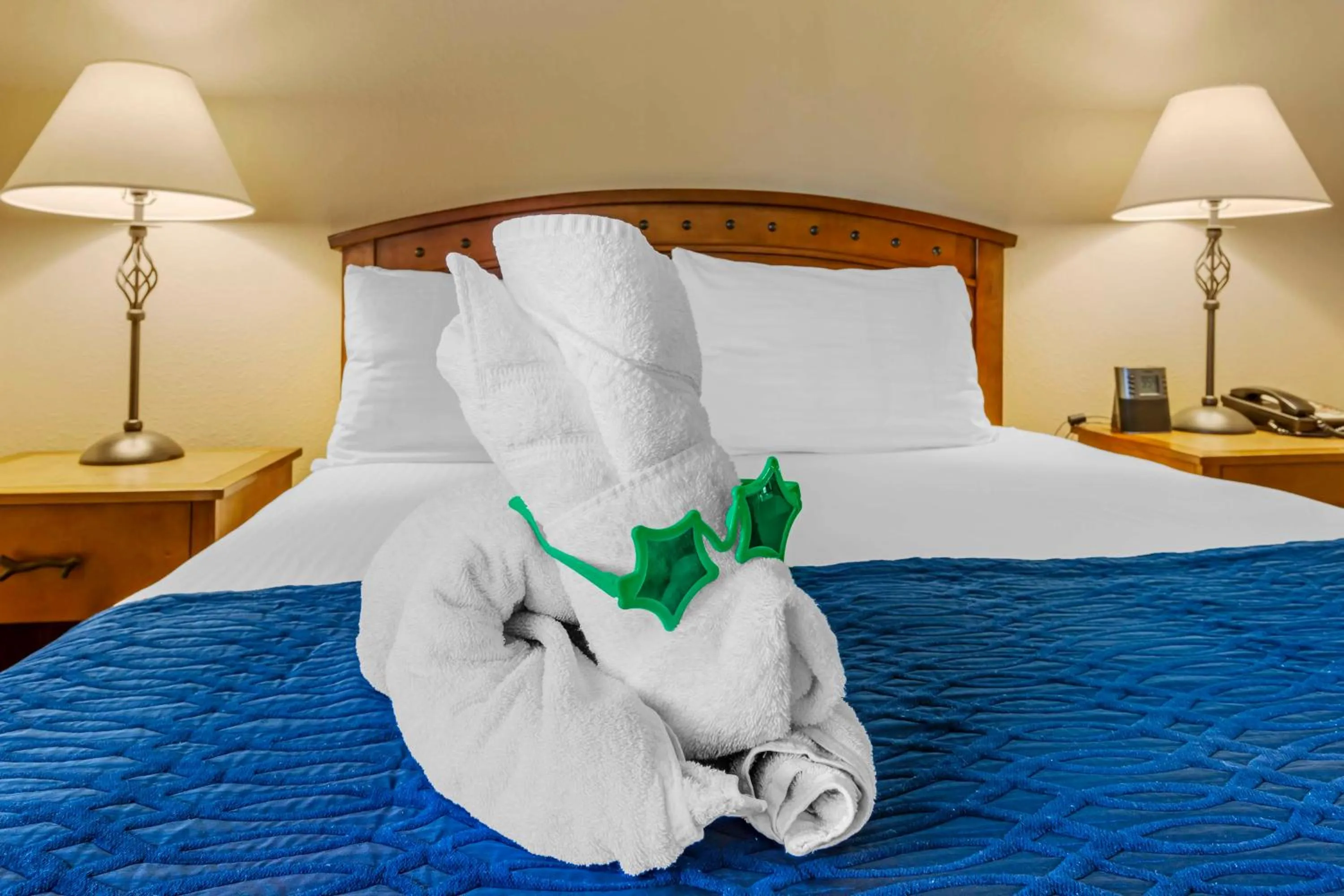 Bedroom, Bed in Best Western Sunset Inn