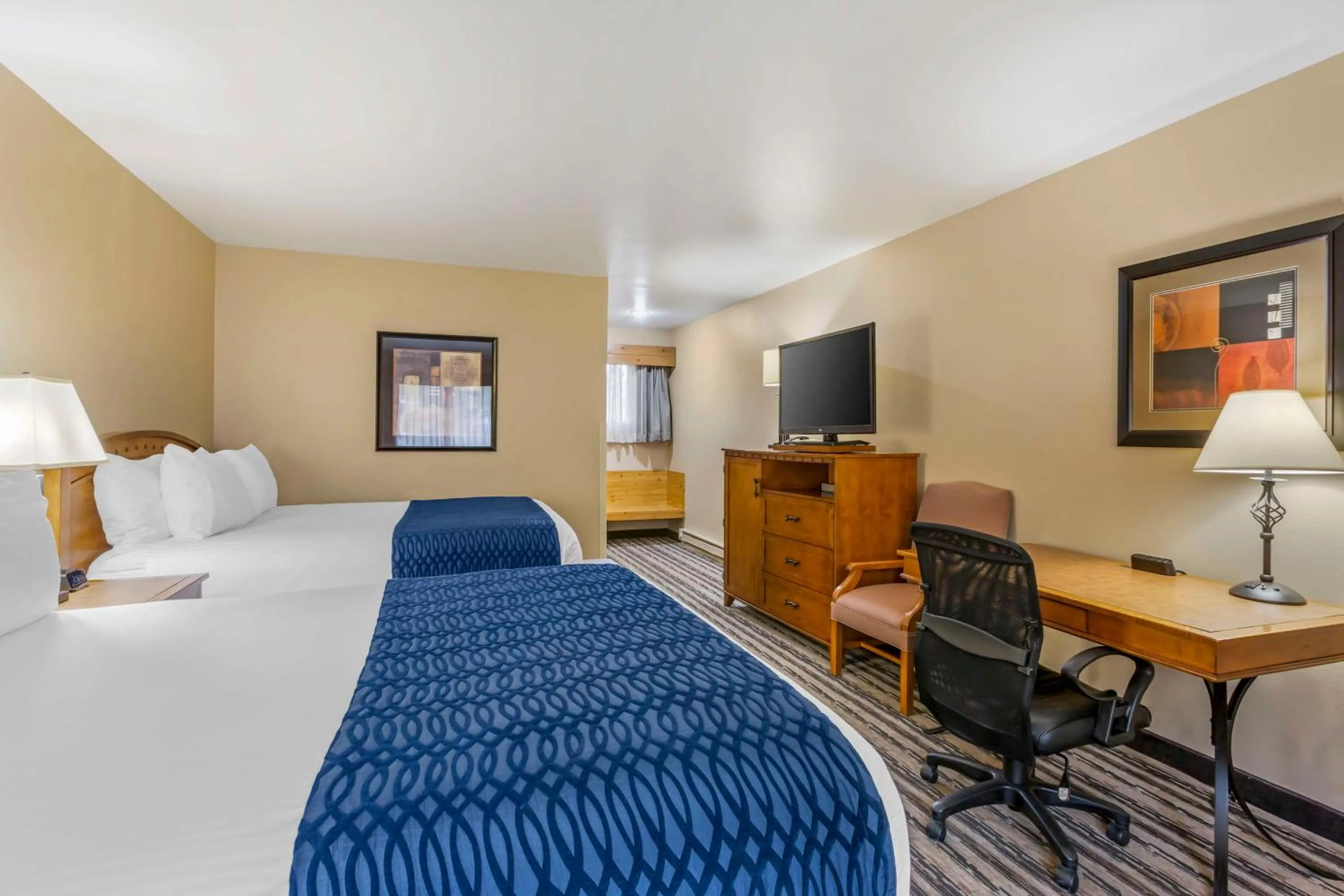 Bedroom, Bed in Best Western Sunset Inn