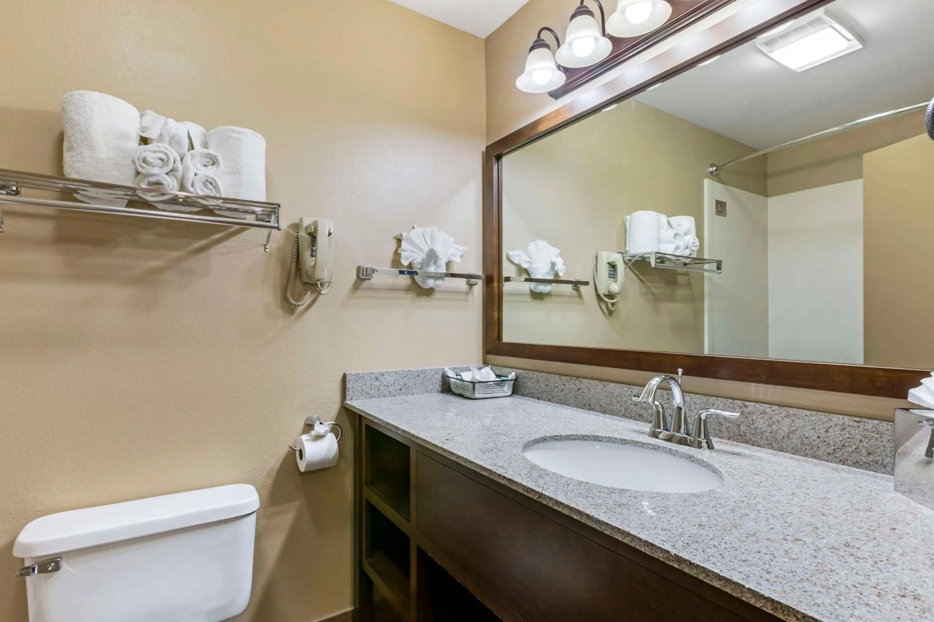 Bathroom in Best Western Sunset Inn