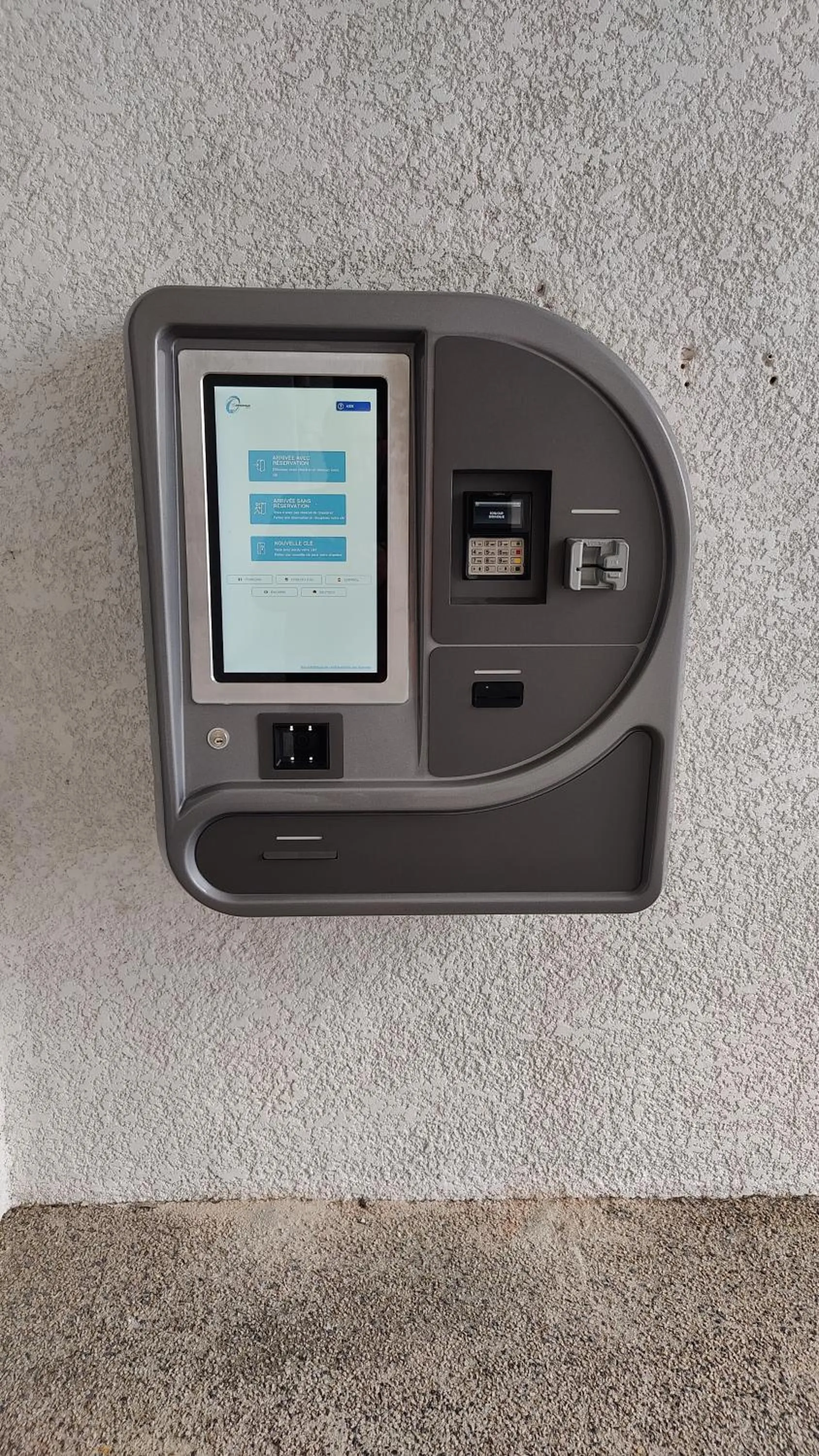 Lobby or reception in The Originals City, Hôtel L'Hippocampe, Sète Balaruc-le-Vieux