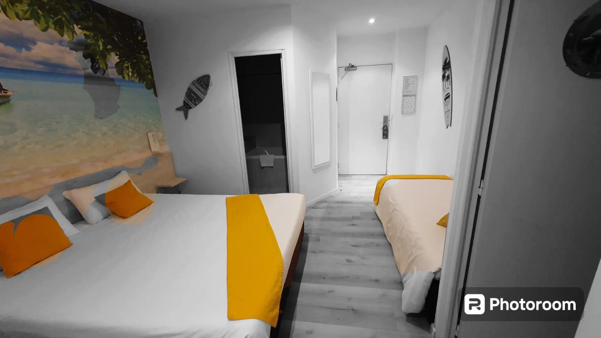 Property building, Bed in The Originals City, Hôtel L'Hippocampe, Sète Balaruc-le-Vieux