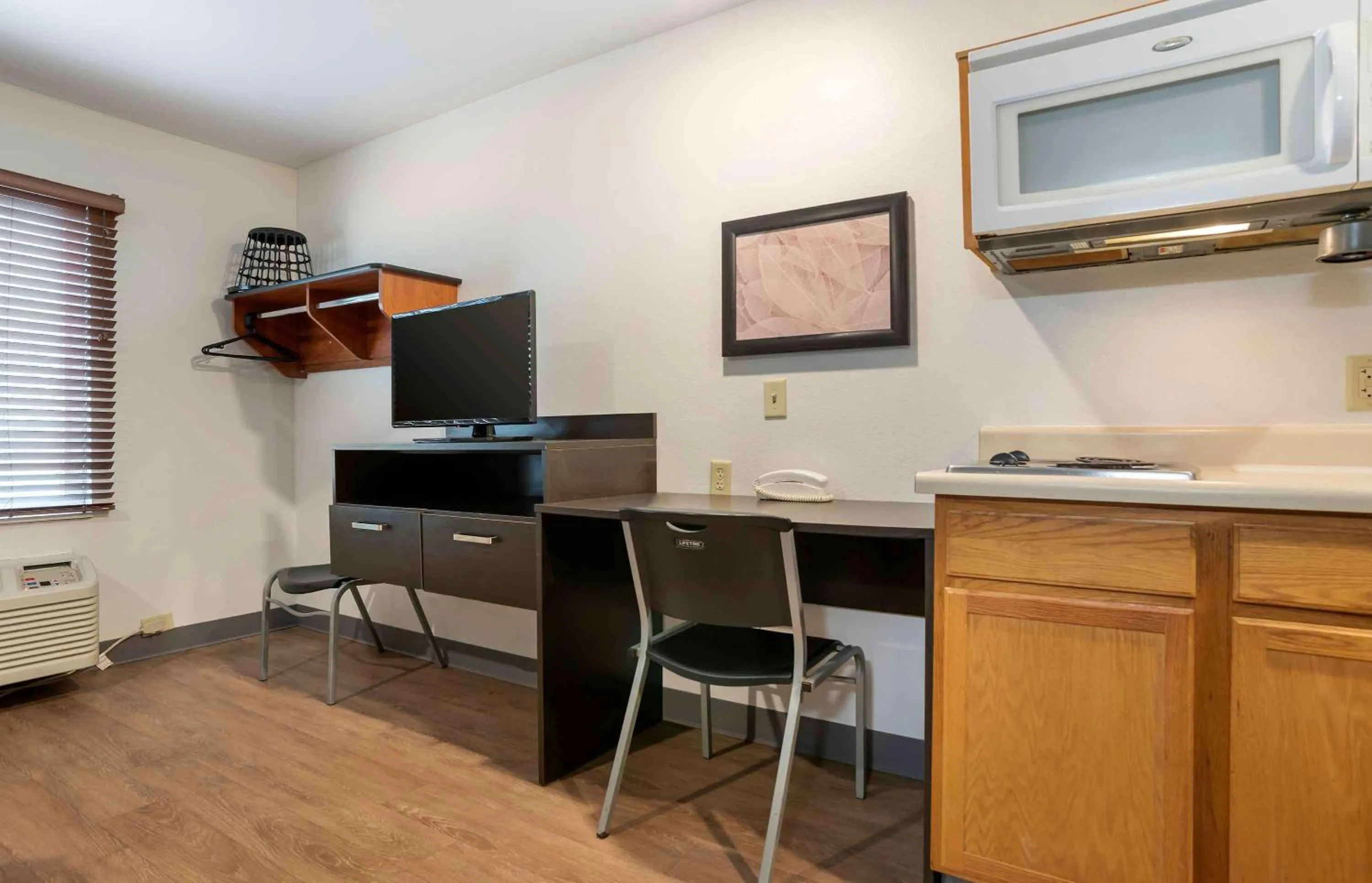 Bedroom in Extended Stay America Select Suites - Mobile - Daphne