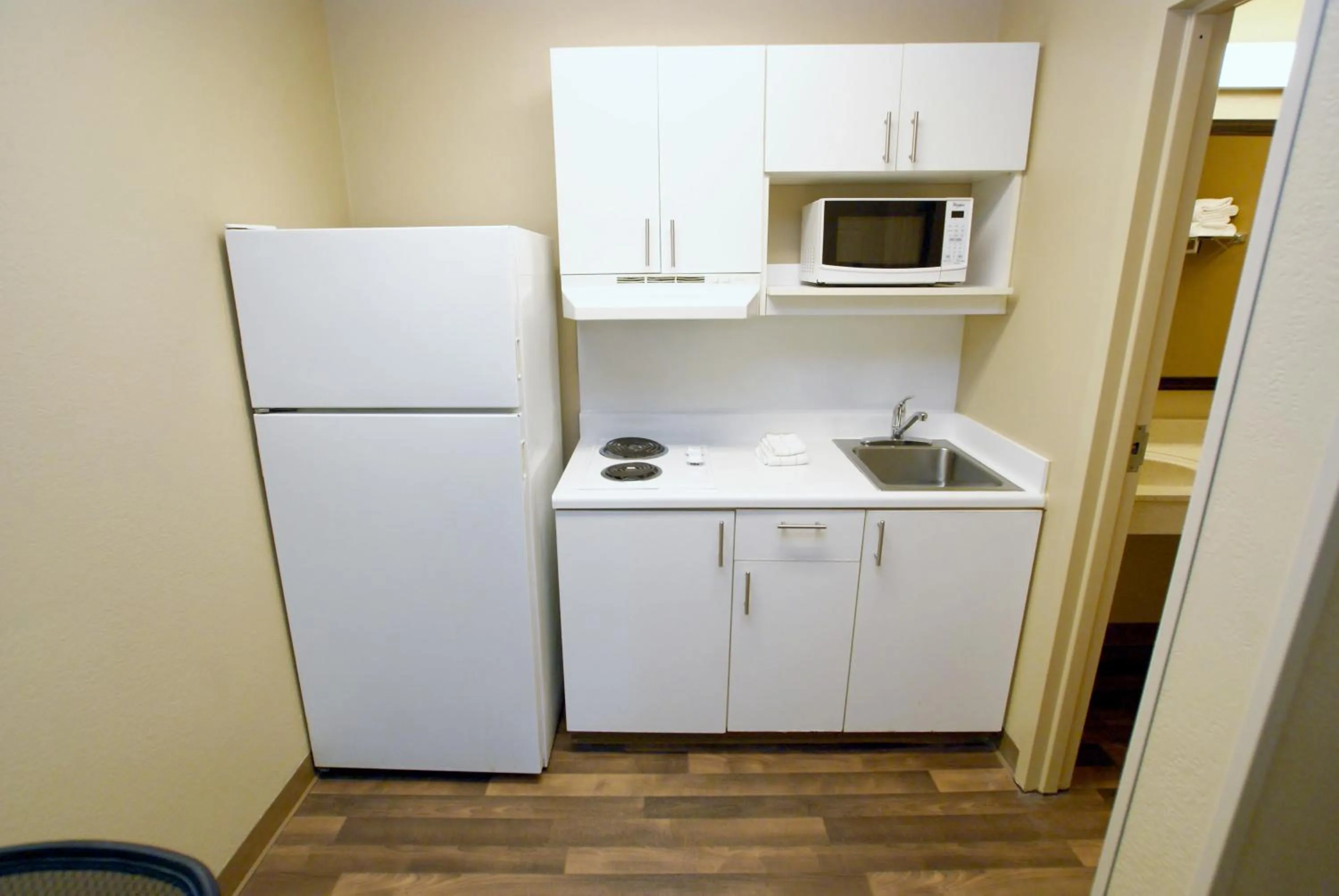 Kitchen or kitchenette in Extended Stay America Select Suites - Durham - University