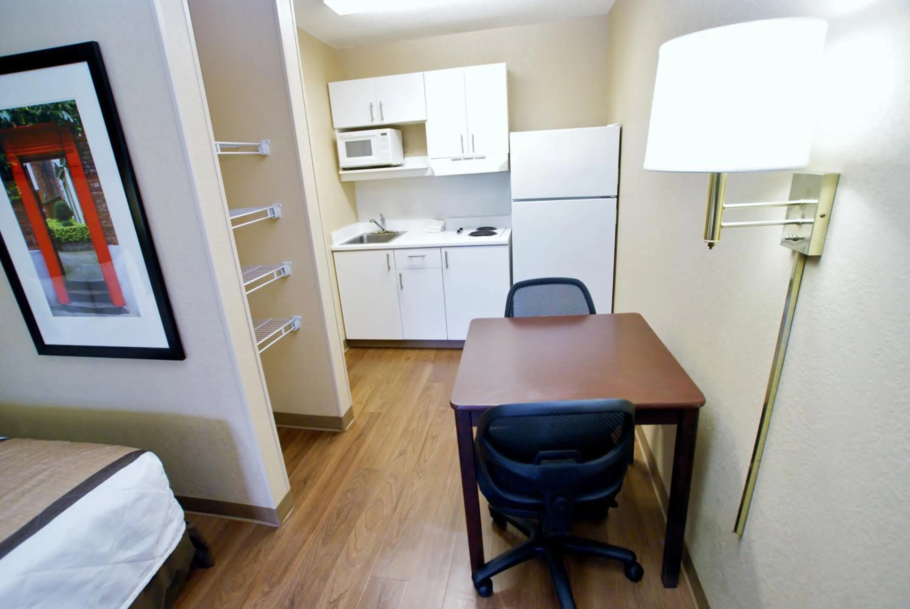 Kitchen or kitchenette in Extended Stay America Select Suites - Durham - University