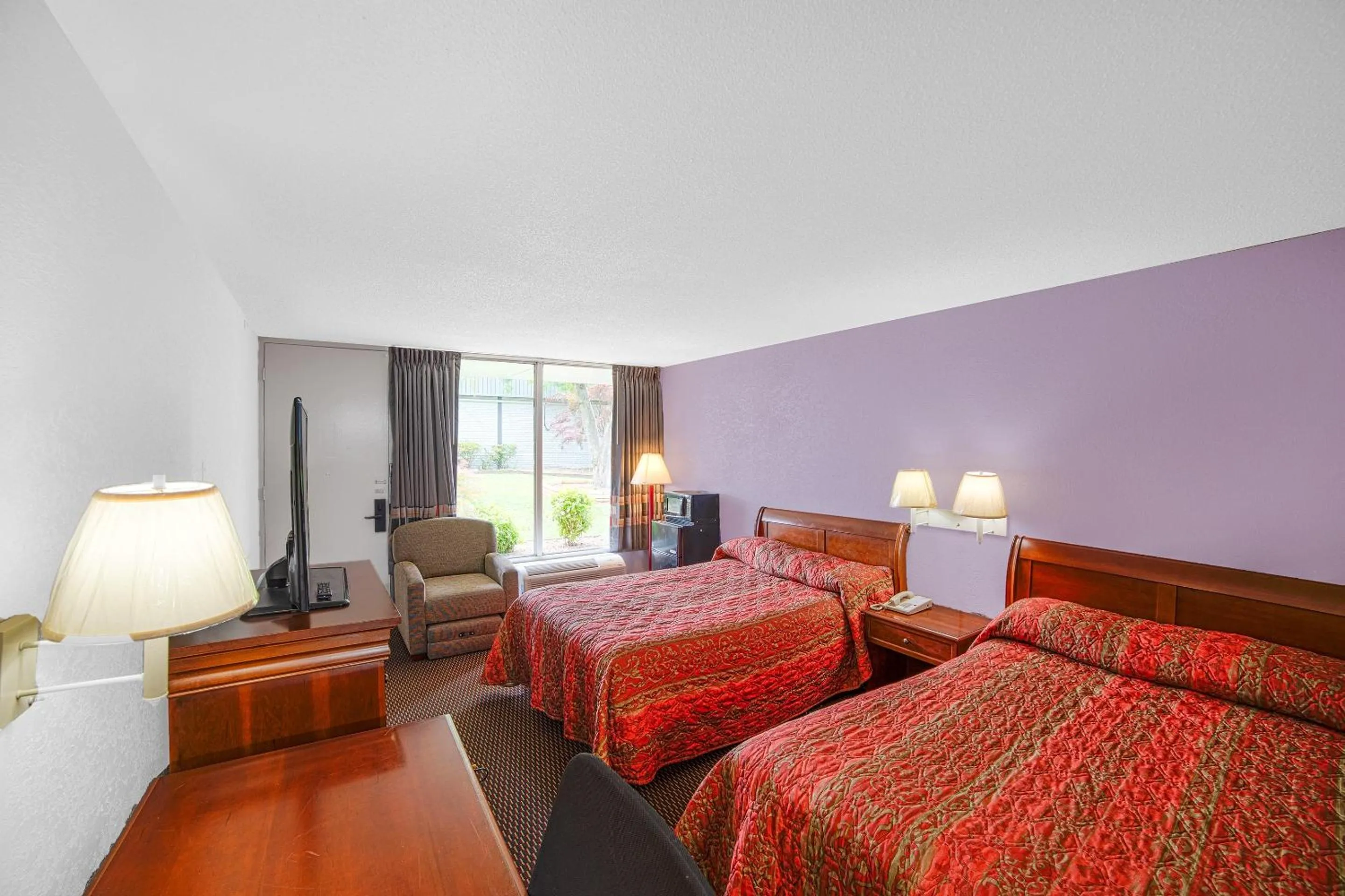 Bedroom, Bed in Masters Inn Selma Smithfield I-95 By OYO