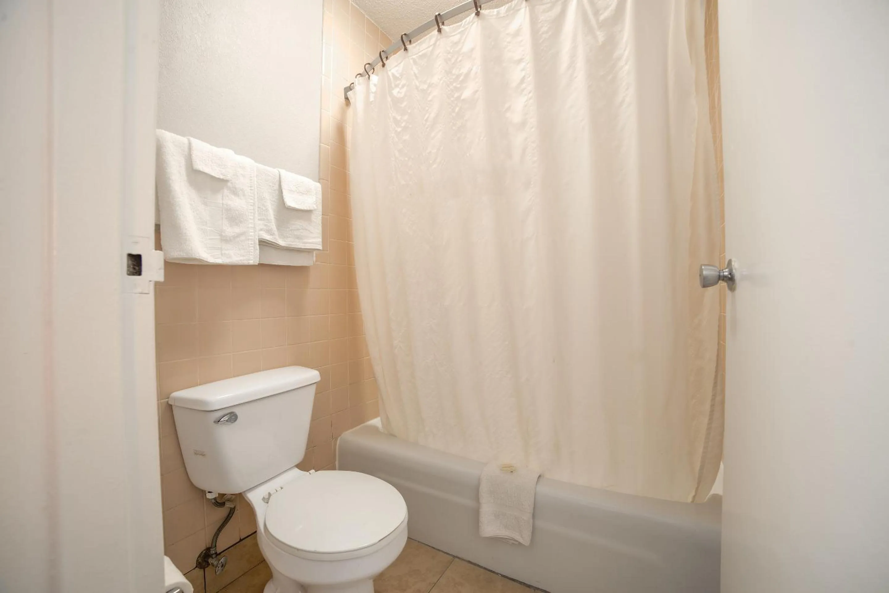 Bathroom in Masters Inn Selma Smithfield I-95 By OYO