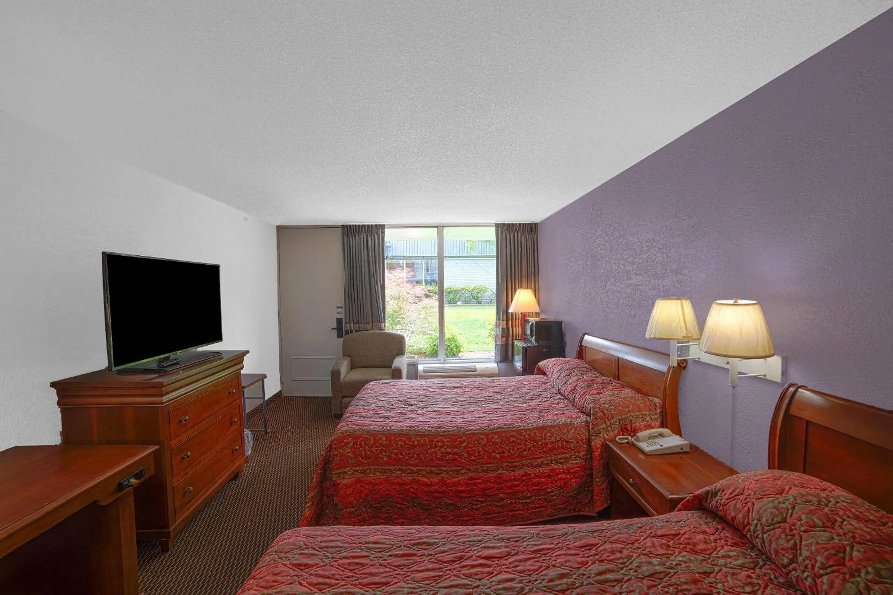 Bedroom, Bed in Masters Inn Selma Smithfield I-95 By OYO