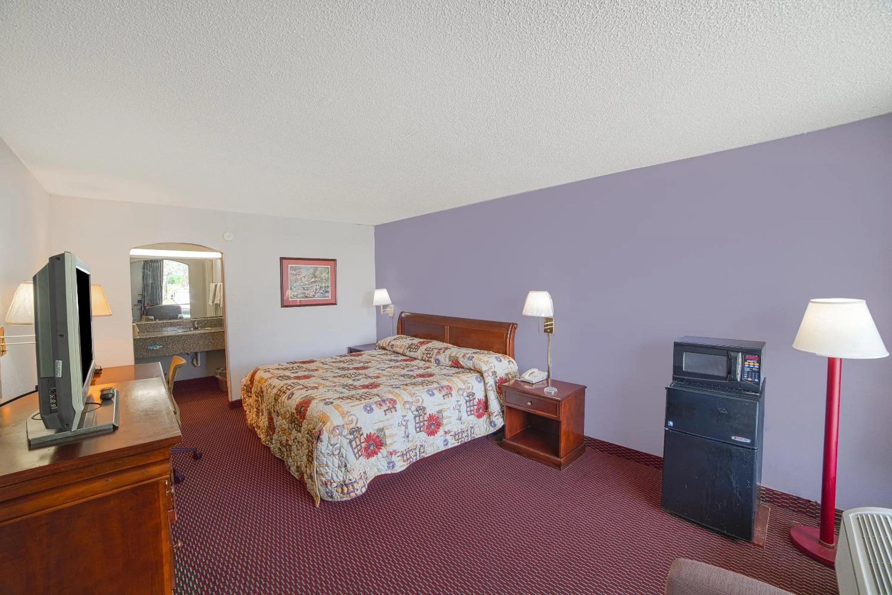 Bedroom, Bed in Masters Inn Selma Smithfield I-95 By OYO