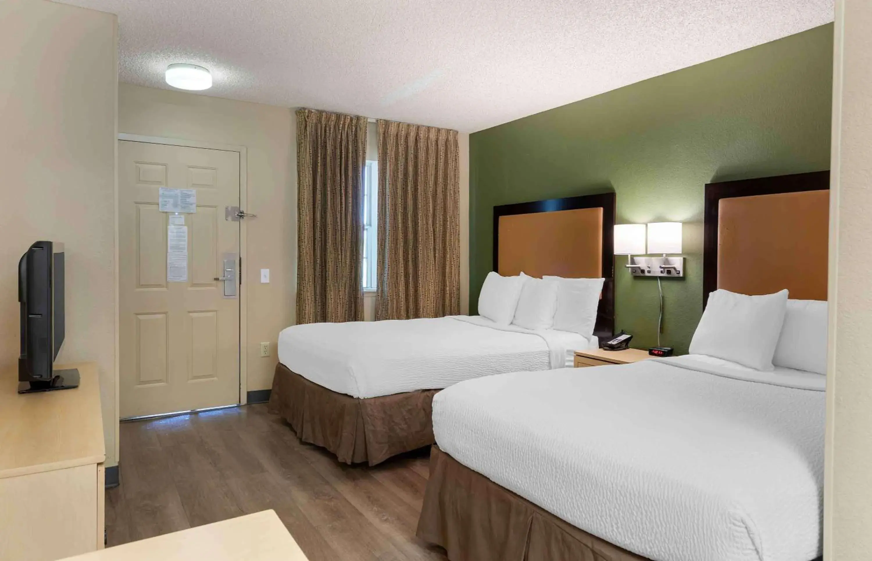 Studio with 2 Double Beds - Non-Smoking in Extended Stay America Suites - Bakersfield - California Avenue Studio with 2 Double Beds - Non-Smoking in Extended Stay America Suites - Bakersfield - California Avenue
