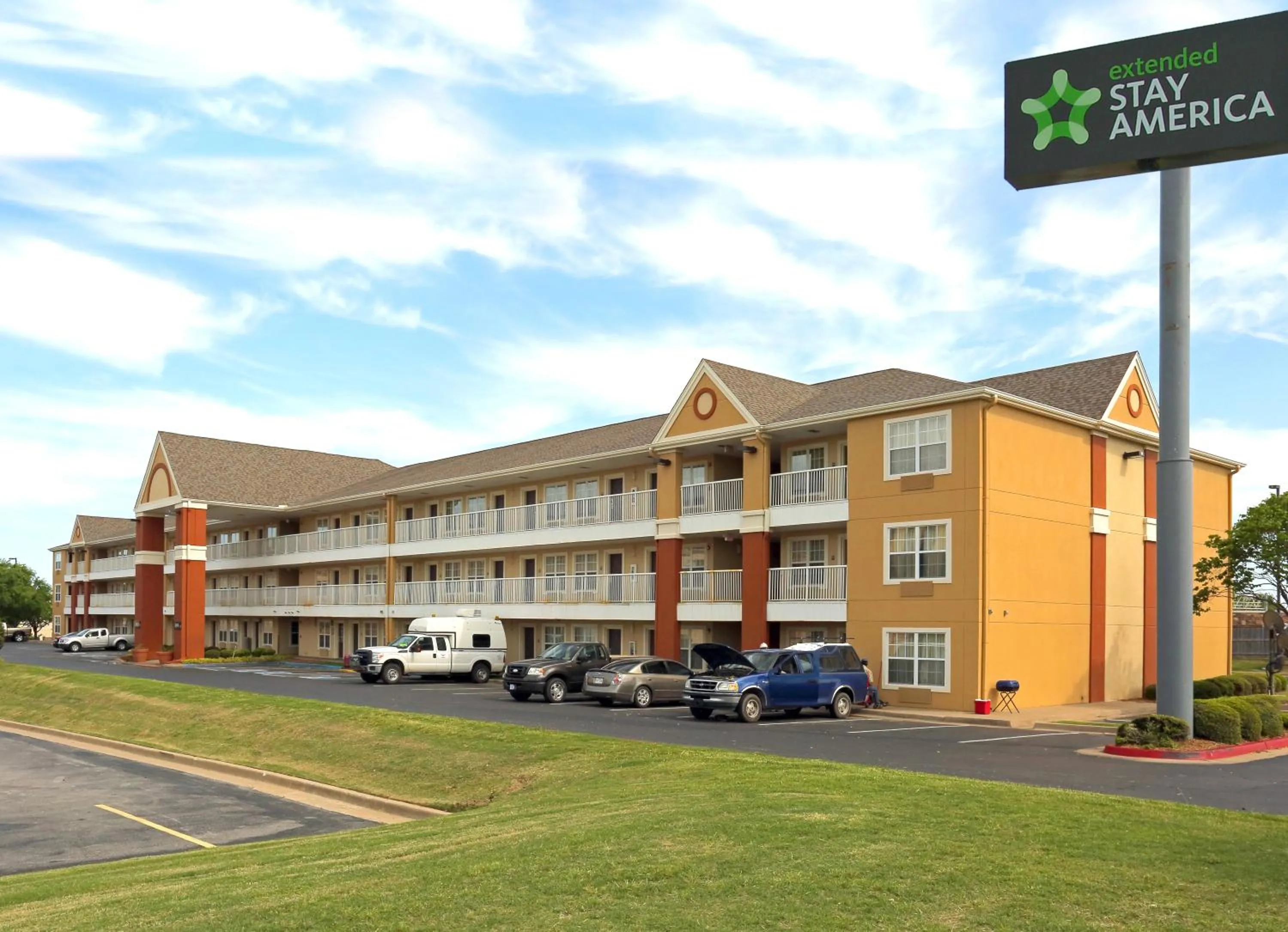 Property building in Extended Stay America Suites - Tulsa - Central