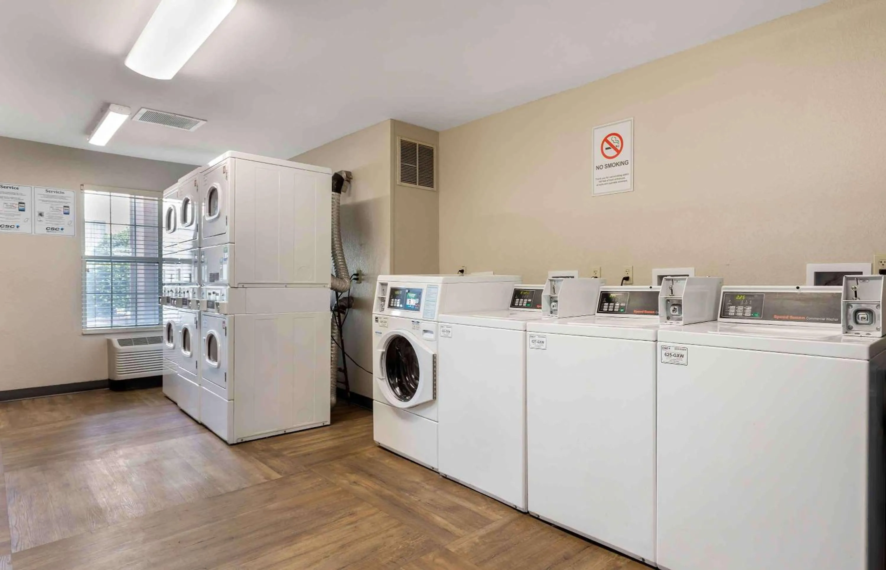 Property building, Kitchen/Kitchenette in Extended Stay America Suites - Tulsa - Central